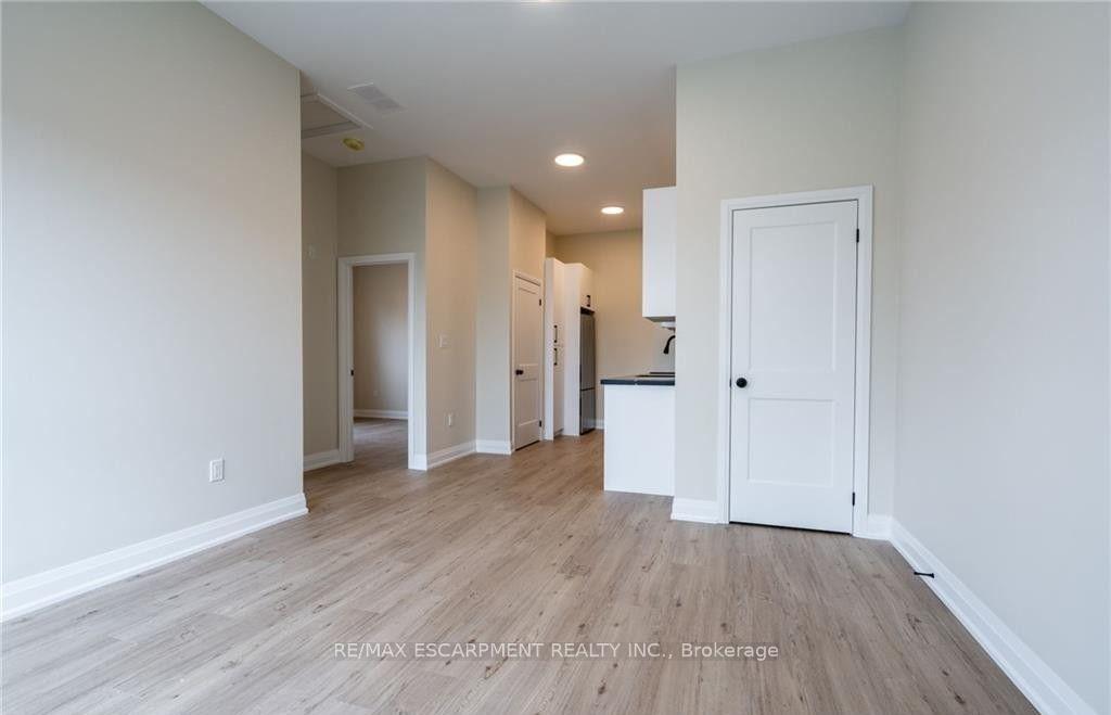 Photo 9 of Unit B, 728 Eleventh Avenue, Hamilton, Hampton Heights — HOMEH