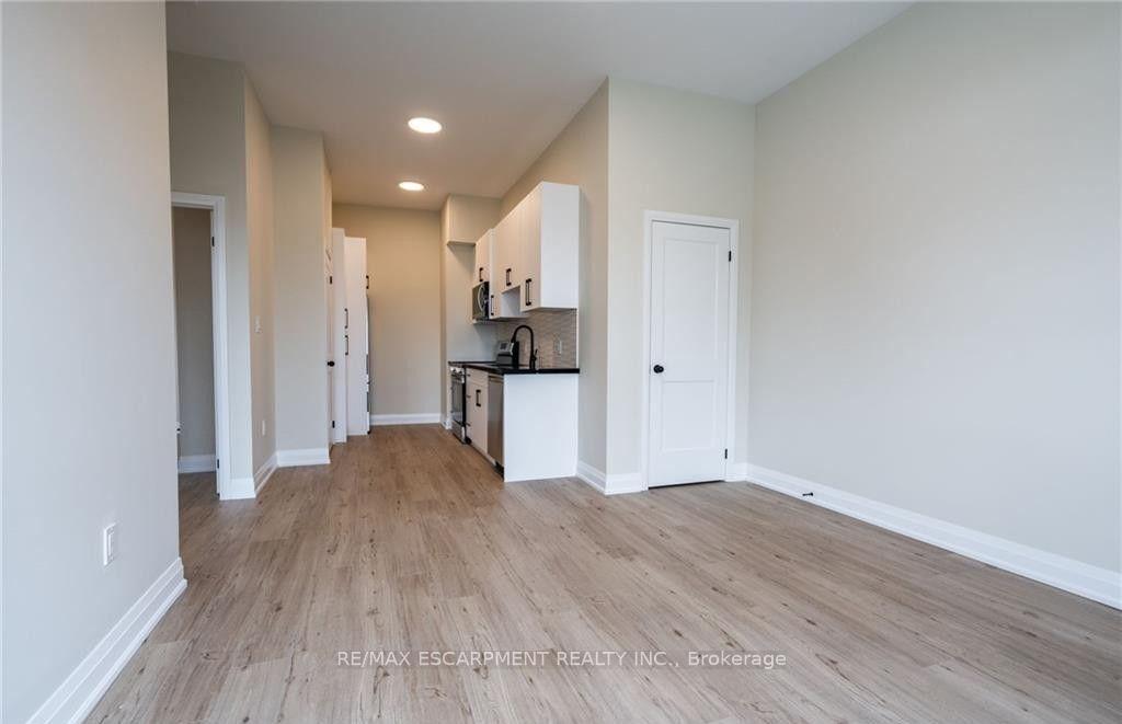Photo 10 of Unit B, 728 Eleventh Avenue, Hamilton, Hampton Heights — HOMEH