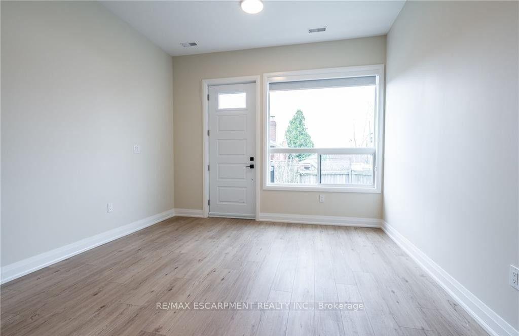 Photo 11 of Unit B, 728 Eleventh Avenue, Hamilton, Hampton Heights — HOMEH