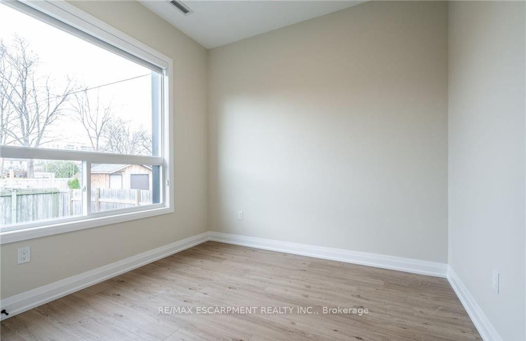 Photo 12 of Unit B, 728 Eleventh Avenue, Hamilton, Hampton Heights — HOMEH