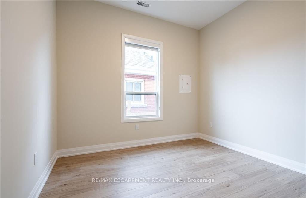 Photo 13 of Unit B, 728 Eleventh Avenue, Hamilton, Hampton Heights — HOMEH