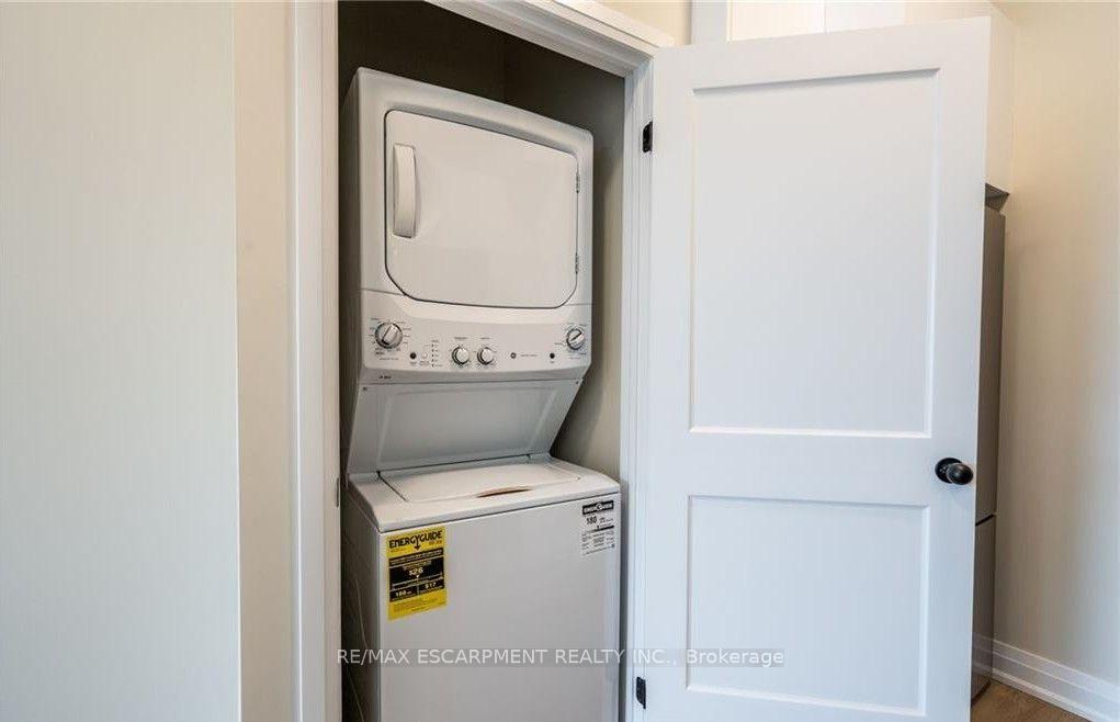 Photo 15 of Unit B, 728 Eleventh Avenue, Hamilton, Hampton Heights — HOMEH