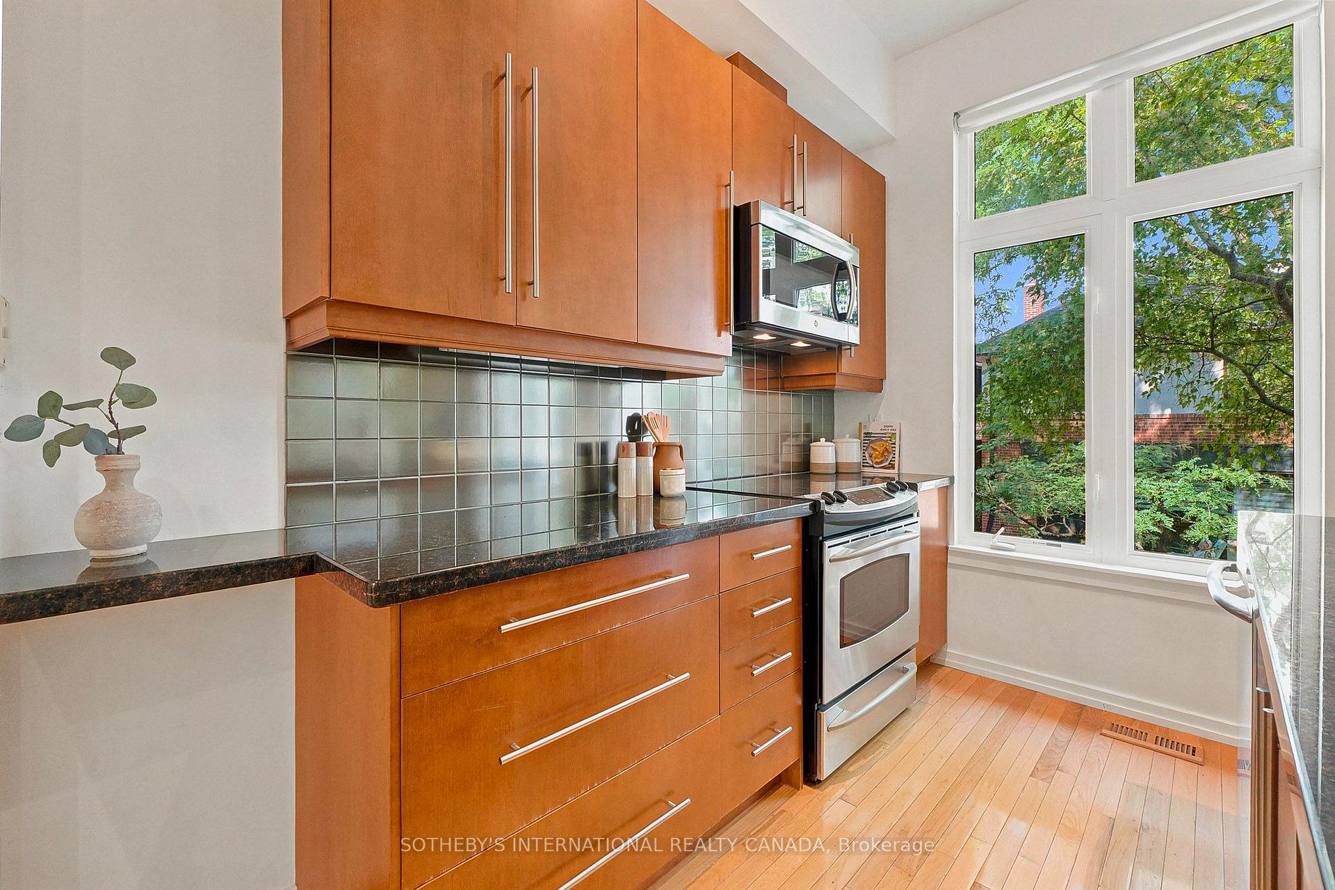 Photo 26 of 2 Sibelius Lane, Toronto, The Annex — HOMEH