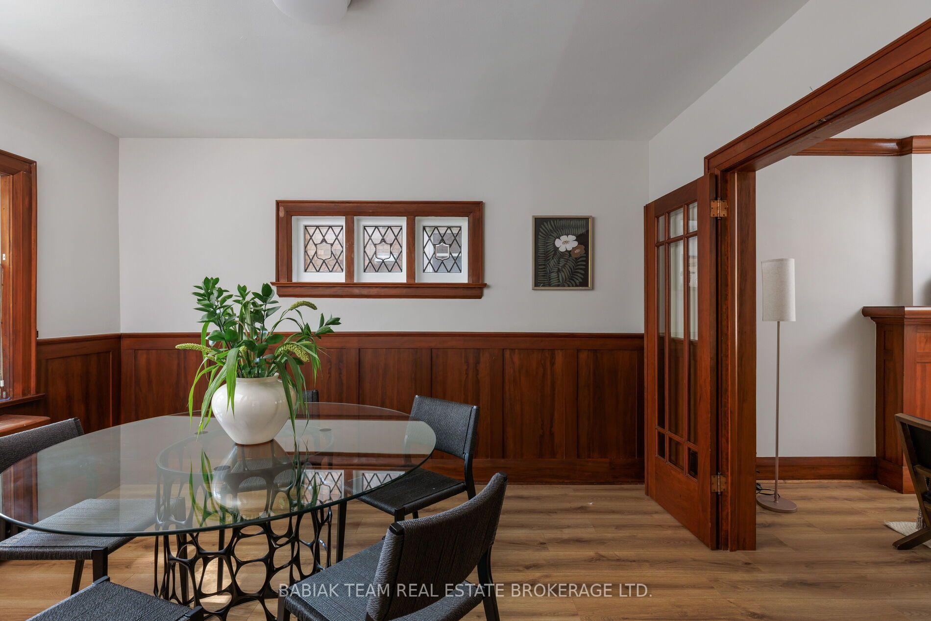 Photo 12 of 26 Riverview Gardens, Toronto, Lambton Baby Point — HOMEH