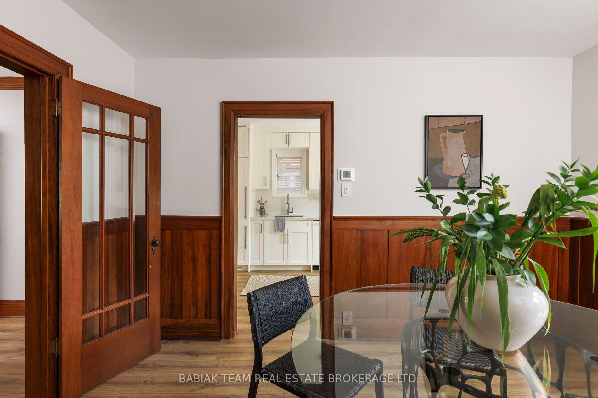 Photo 14 of 26 Riverview Gardens, Toronto, Lambton Baby Point — HOMEH