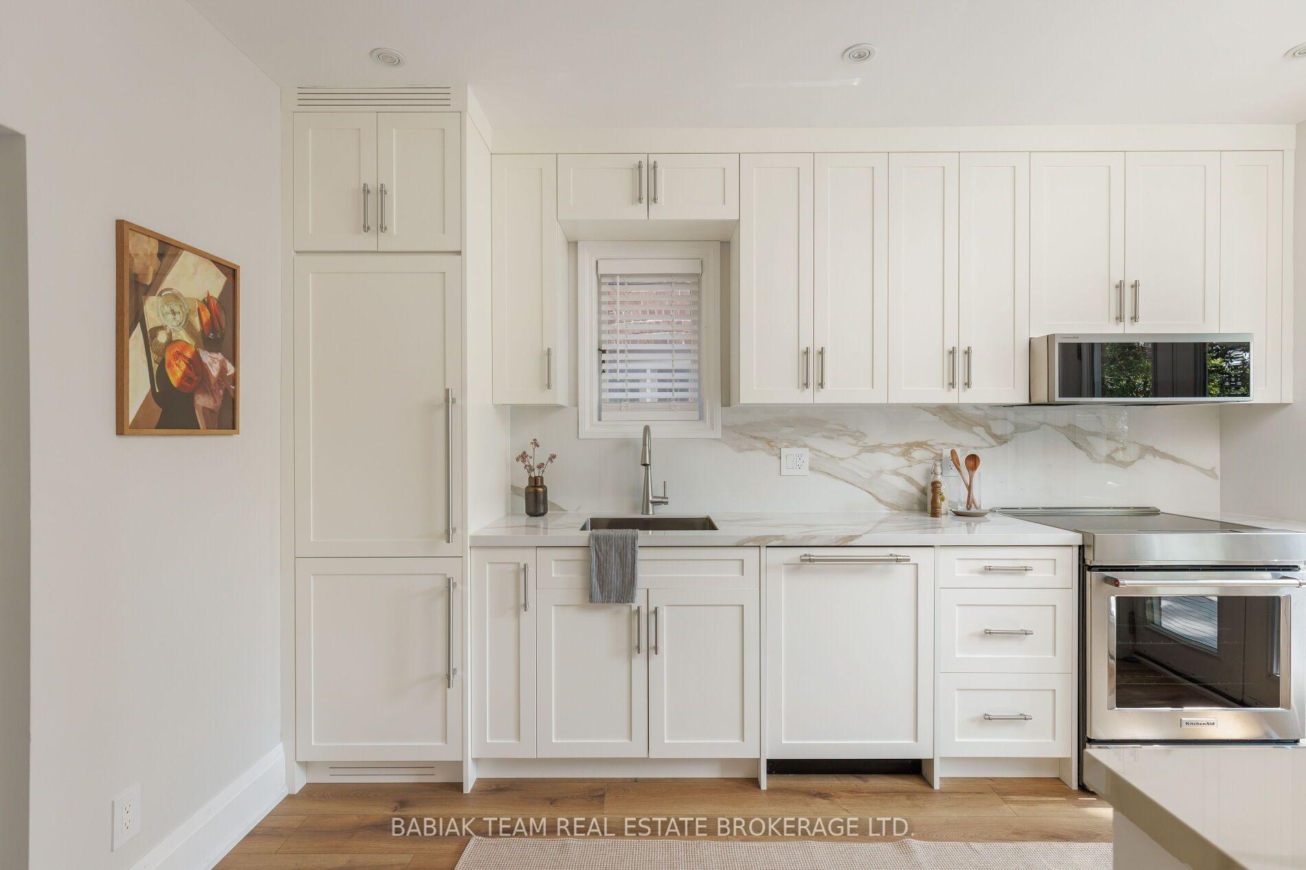 Photo 15 of 26 Riverview Gardens, Toronto, Lambton Baby Point — HOMEH