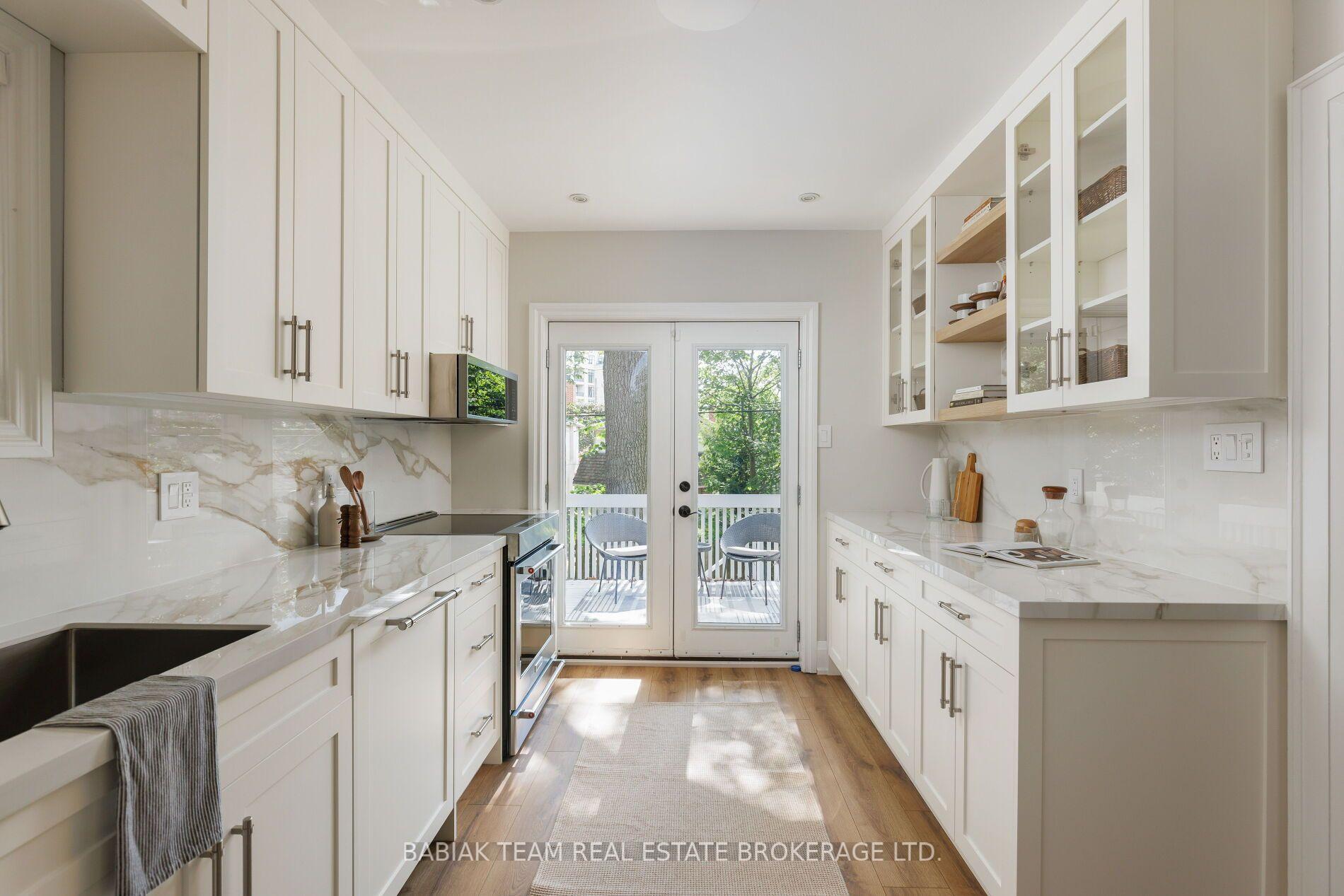 Photo 16 of 26 Riverview Gardens, Toronto, Lambton Baby Point — HOMEH