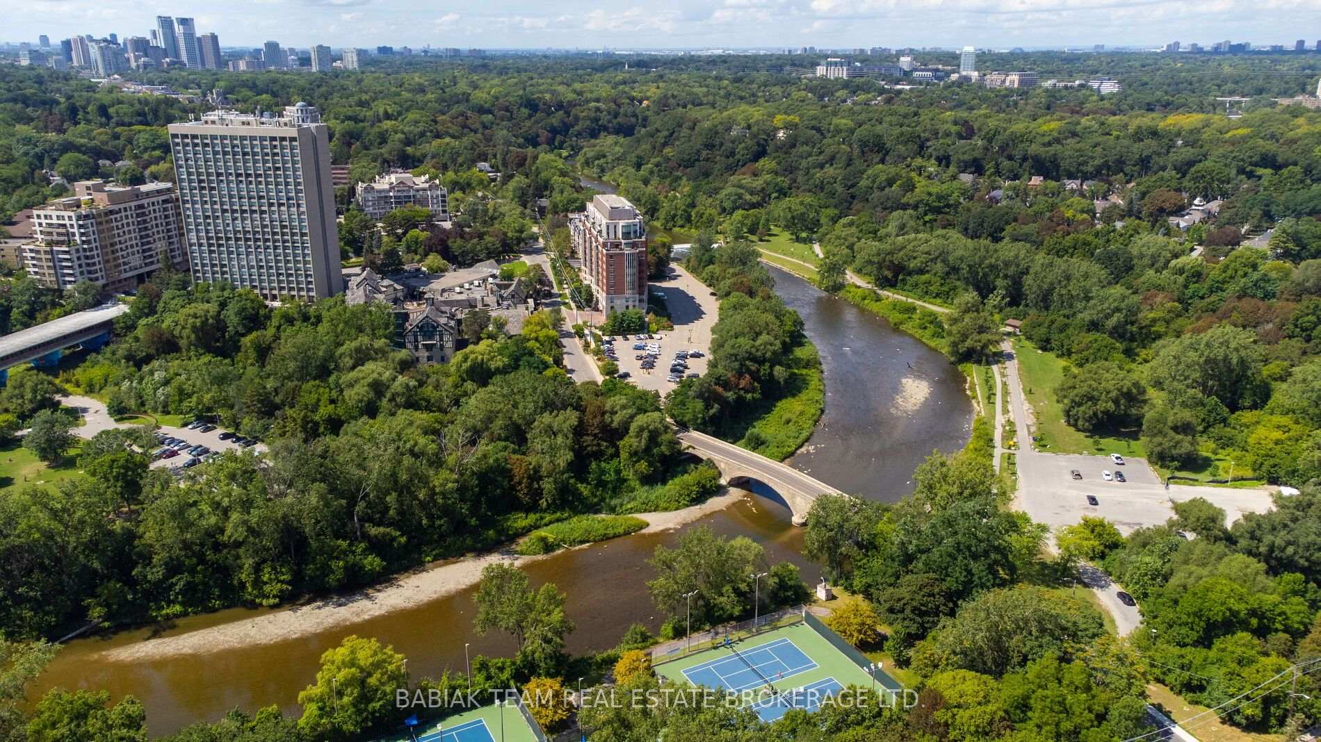 Photo 46 of 26 Riverview Gardens, Toronto, Lambton Baby Point — HOMEH