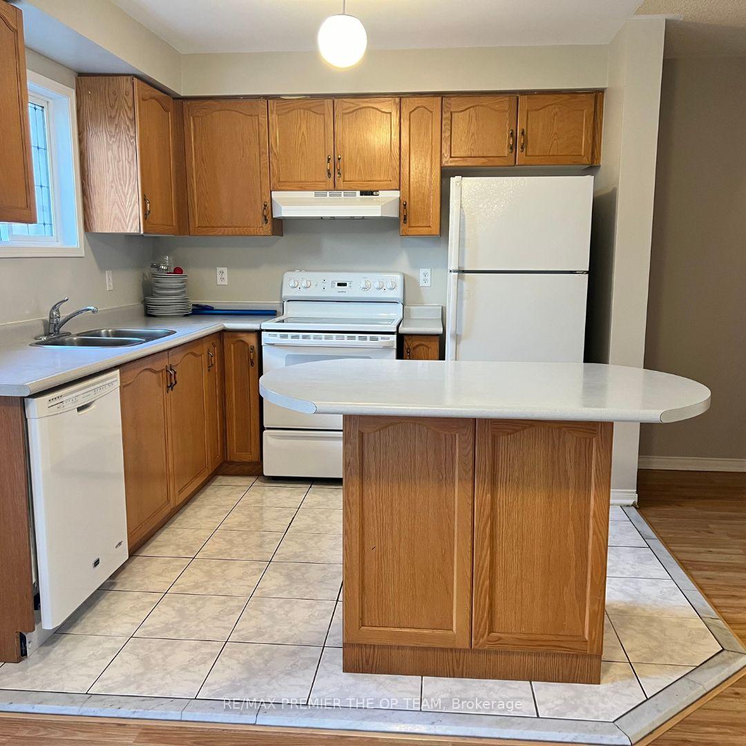 Photo 9 of 94 Kelso Crescent, Vaughan, Maple — HOMEH