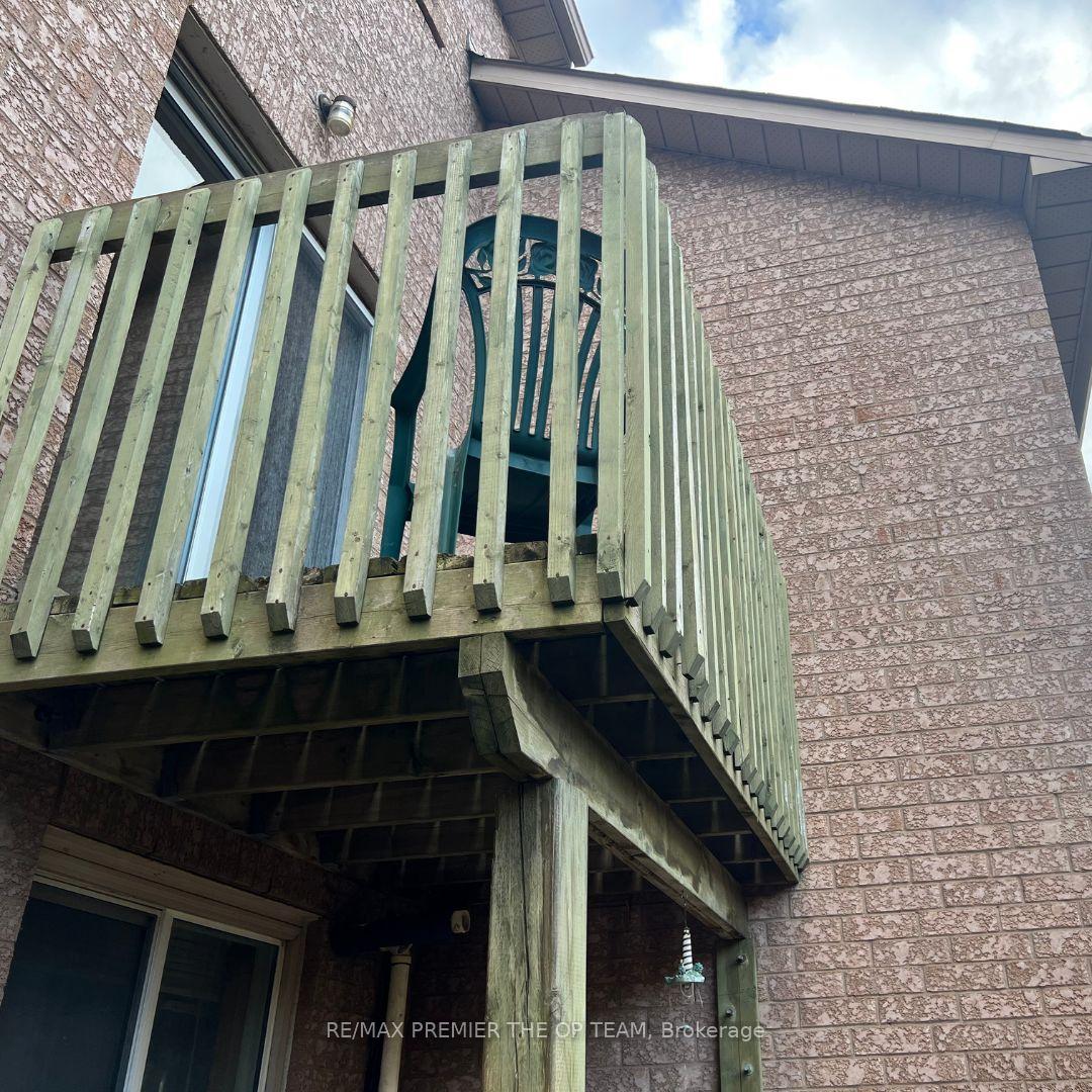 Photo 53 of 94 Kelso Crescent, Vaughan, Maple — HOMEH