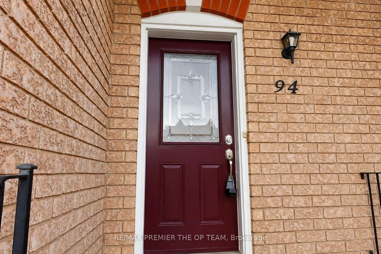 Photo 4 of 94 Kelso Crescent, Vaughan, Maple — HOMEH