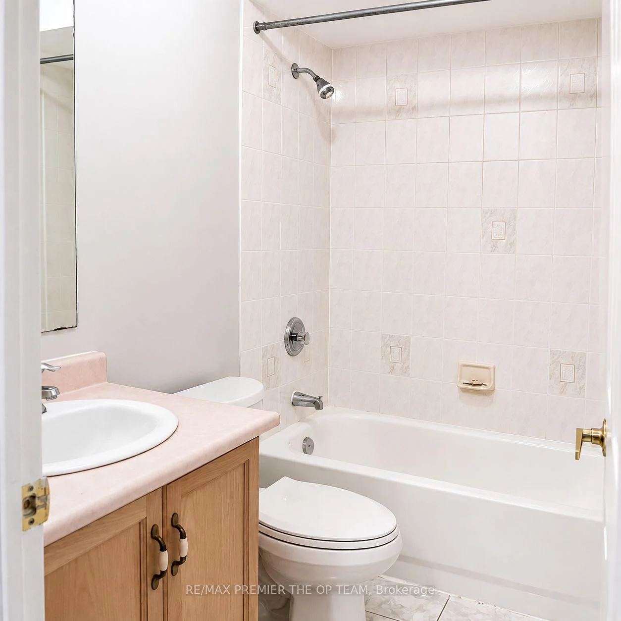 Photo 34 of 94 Kelso Crescent, Vaughan, Maple — HOMEH