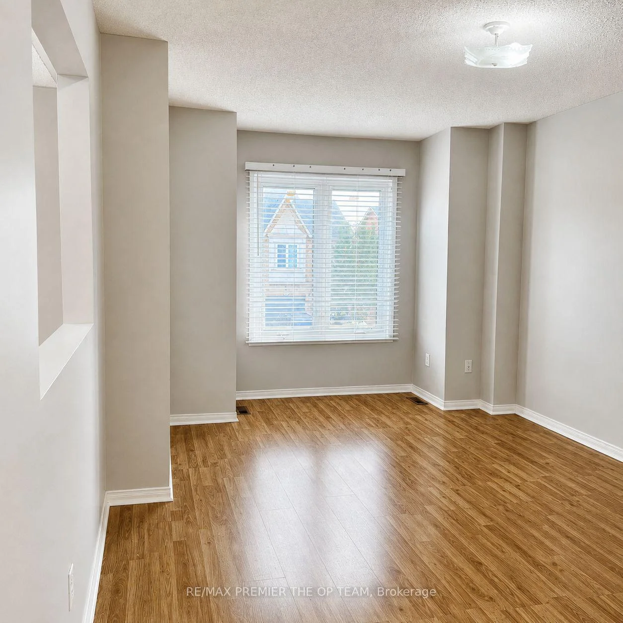 Photo 36 of 94 Kelso Crescent, Vaughan, Maple — HOMEH