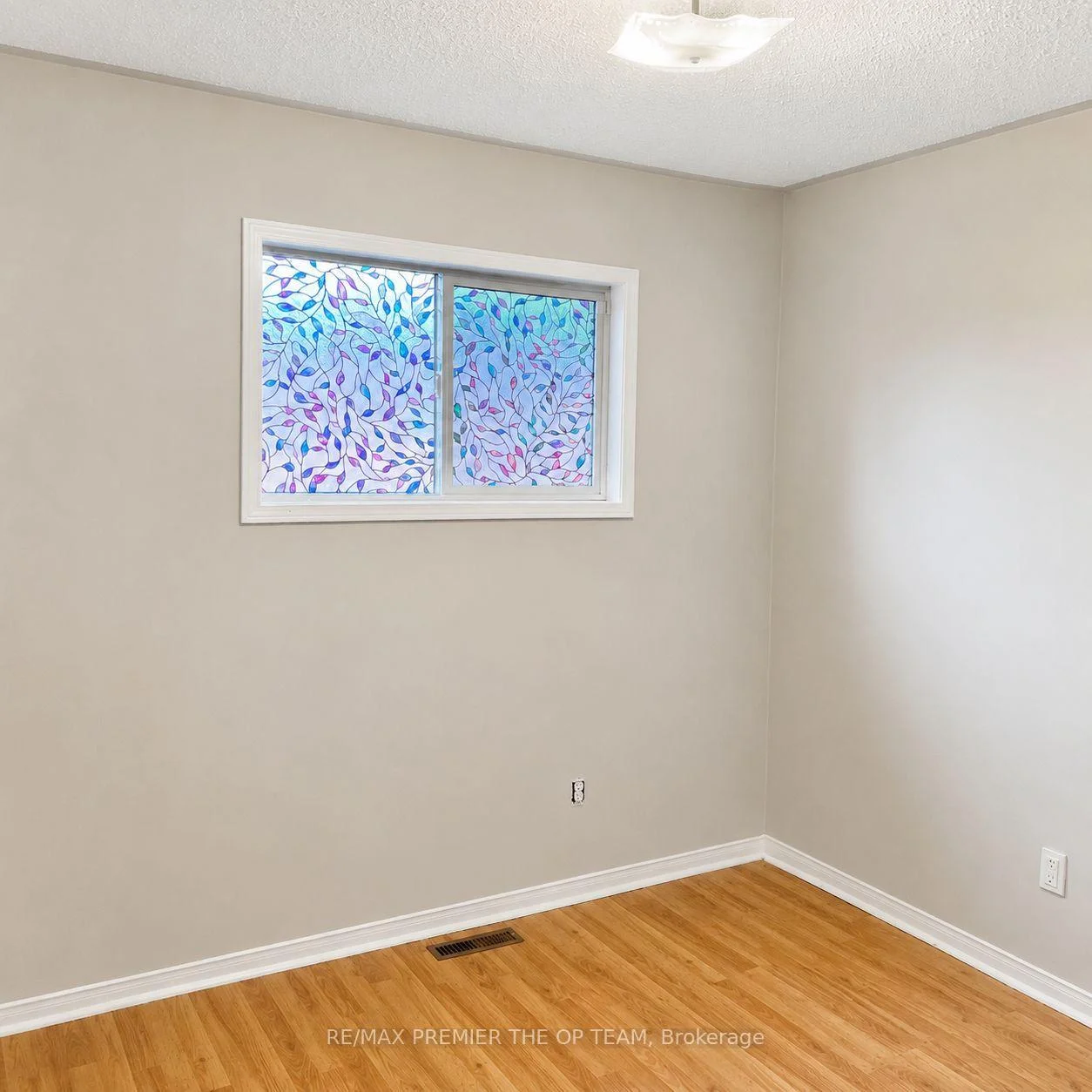 Photo 38 of 94 Kelso Crescent, Vaughan, Maple — HOMEH