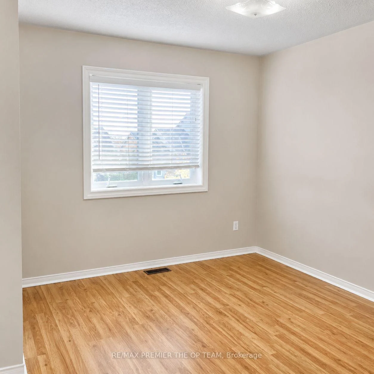 Photo 40 of 94 Kelso Crescent, Vaughan, Maple — HOMEH