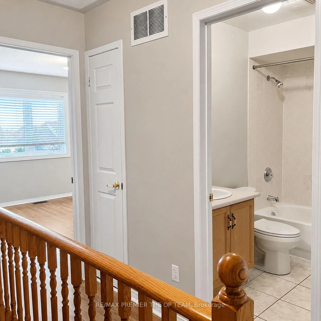 Photo 42 of 94 Kelso Crescent, Vaughan, Maple — HOMEH