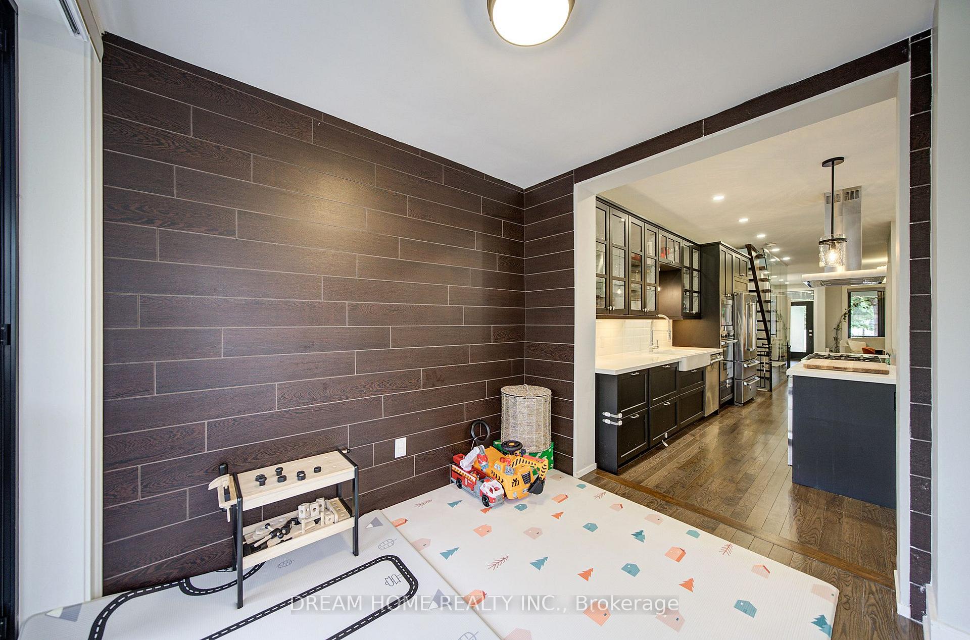 Photo 19 of 737 Shaw Street, Toronto, Palmerston-Little Italy — HOMEH