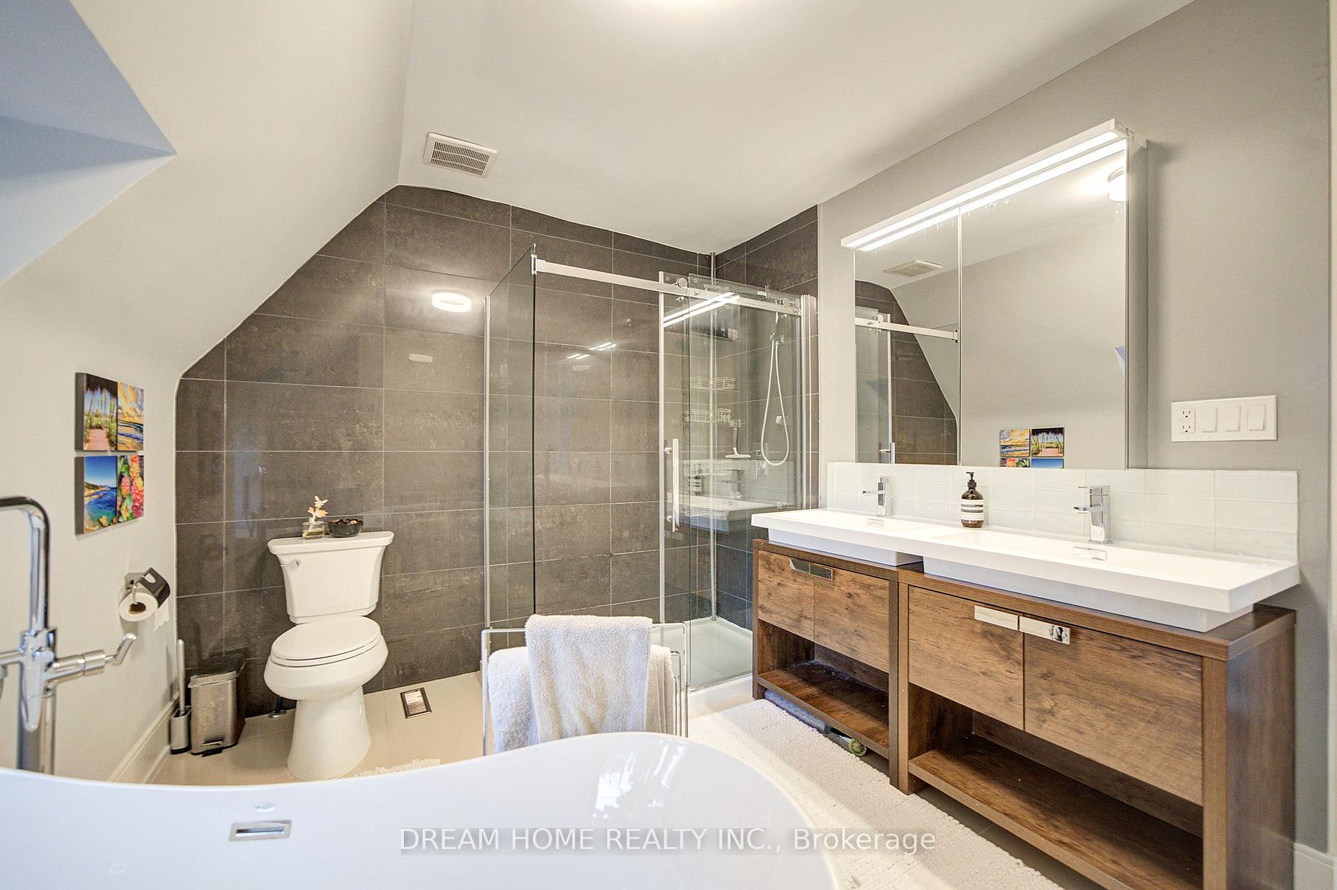 Photo 25 of 737 Shaw Street, Toronto, Palmerston-Little Italy — HOMEH
