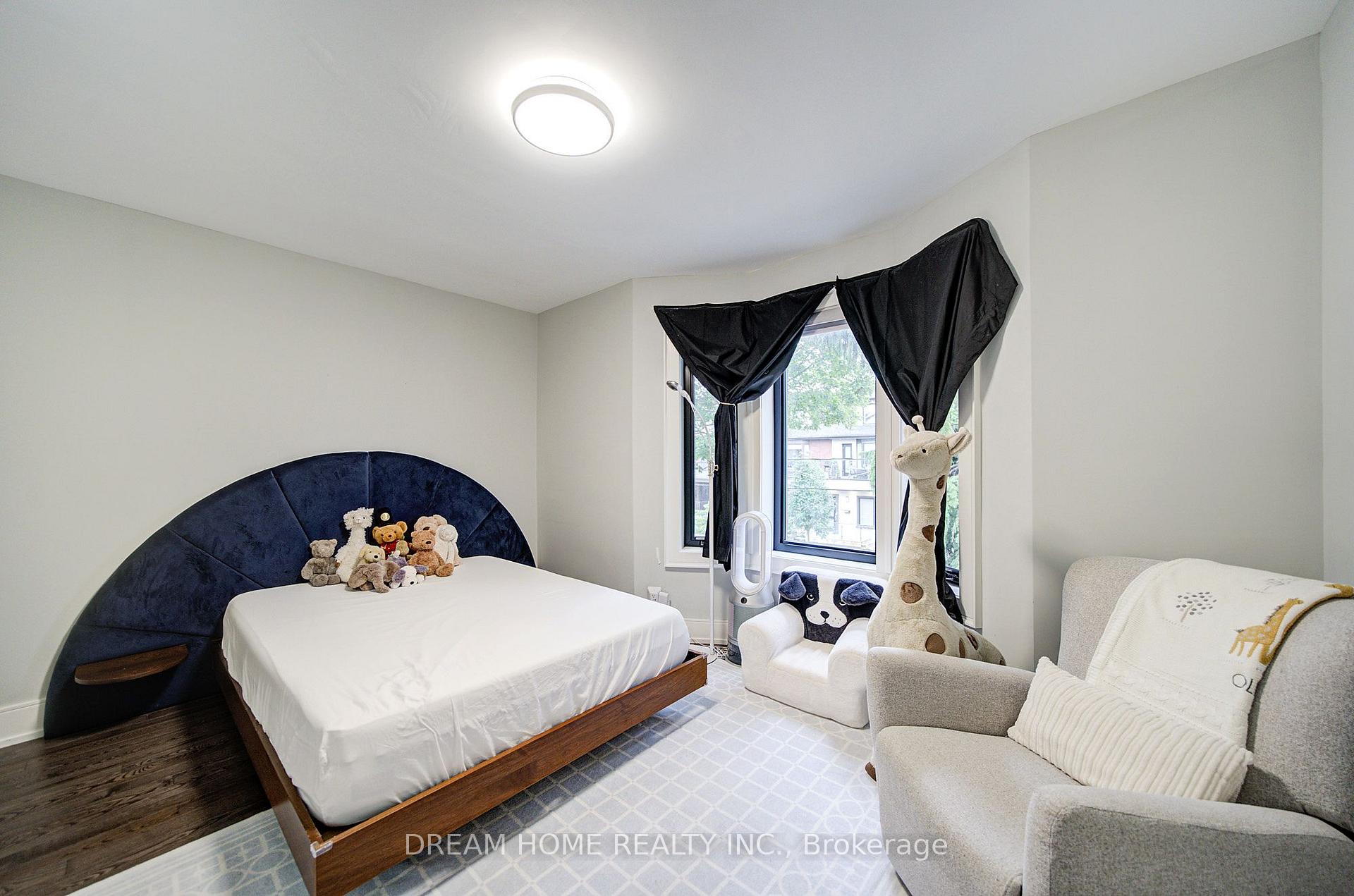 Photo 27 of 737 Shaw Street, Toronto, Palmerston-Little Italy — HOMEH