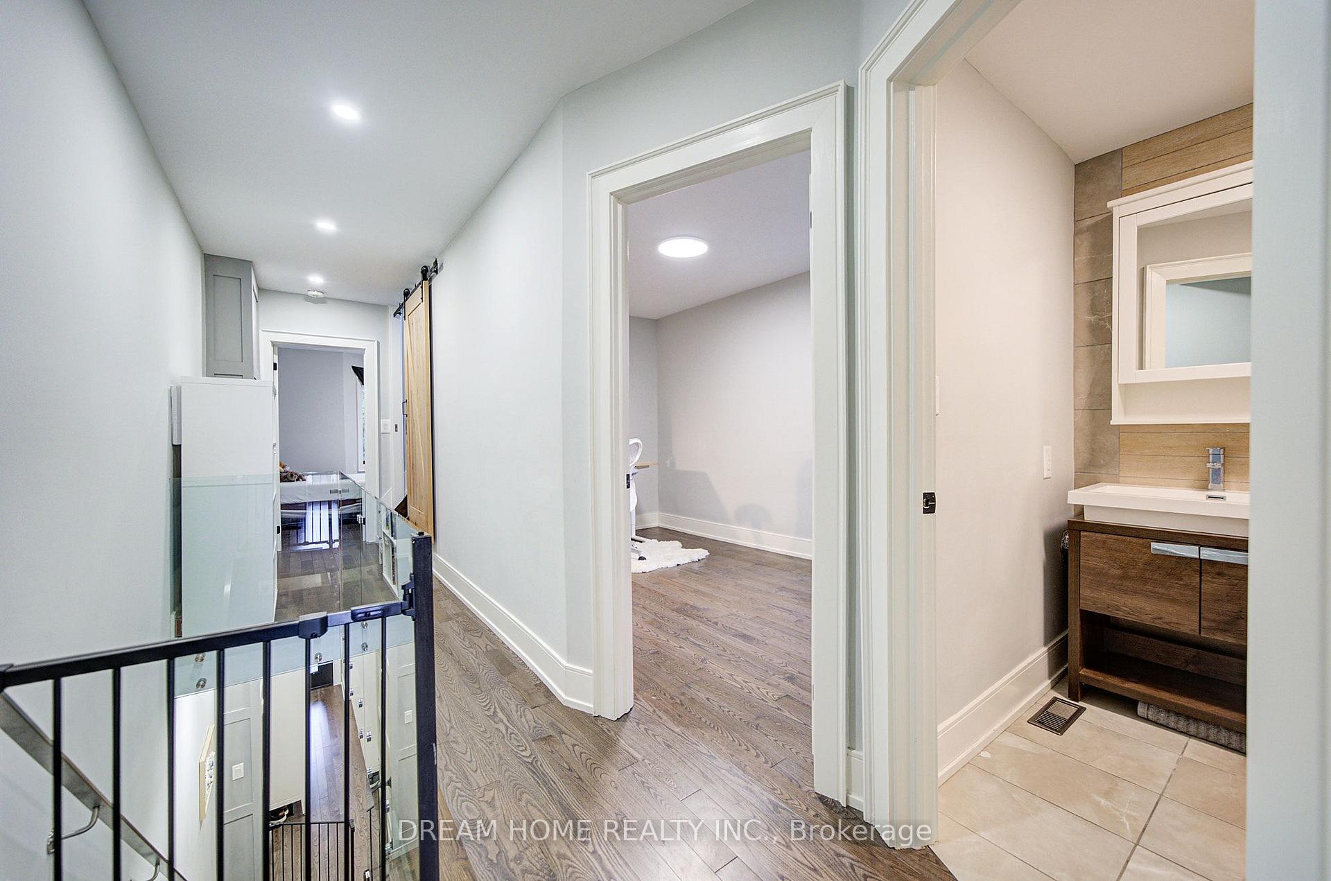 Photo 33 of 737 Shaw Street, Toronto, Palmerston-Little Italy — HOMEH