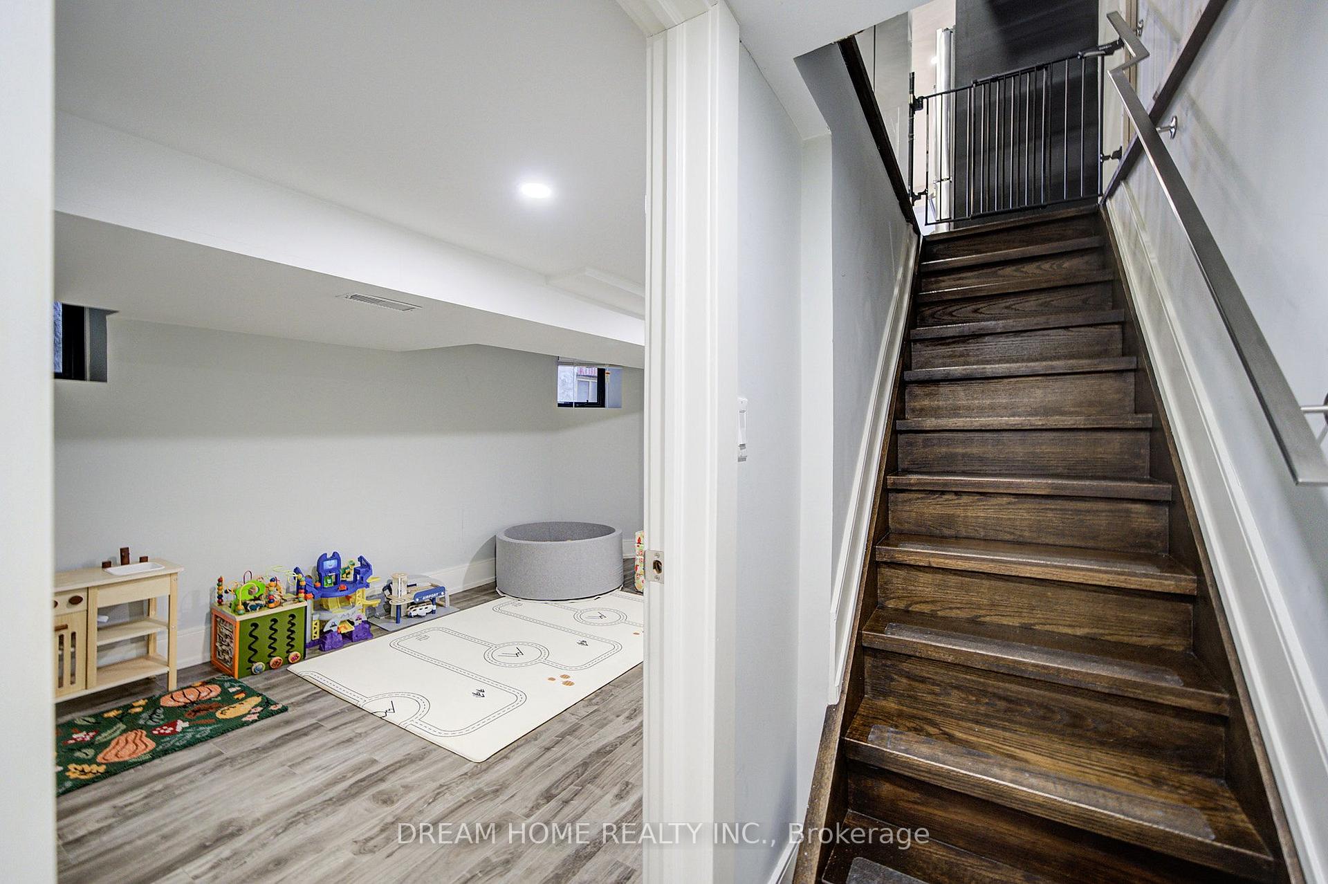 Photo 35 of 737 Shaw Street, Toronto, Palmerston-Little Italy — HOMEH