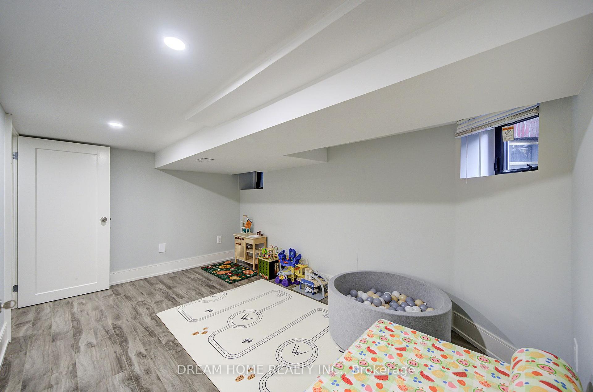 Photo 37 of 737 Shaw Street, Toronto, Palmerston-Little Italy — HOMEH