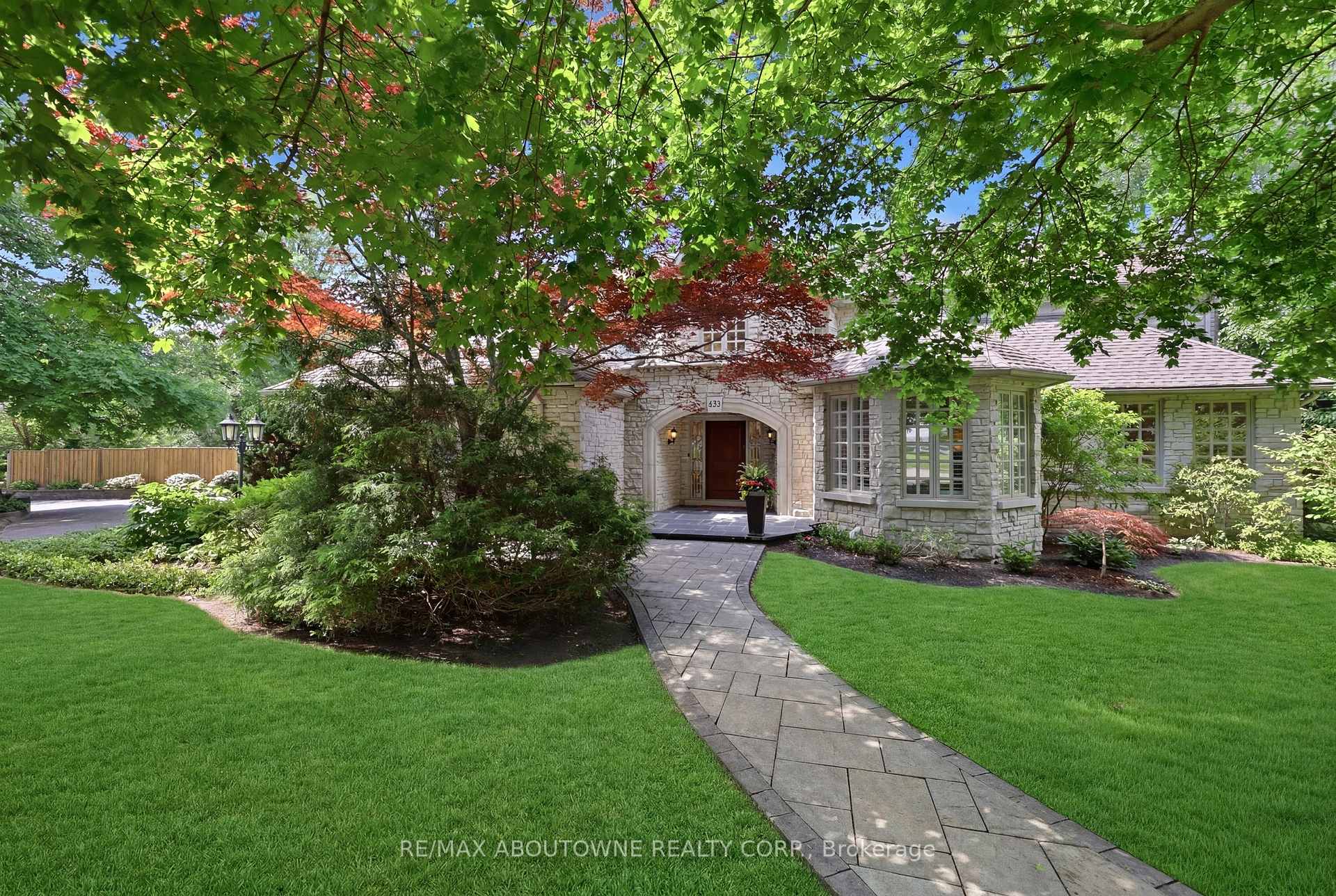 Photo of 437 Cairncroft Road
