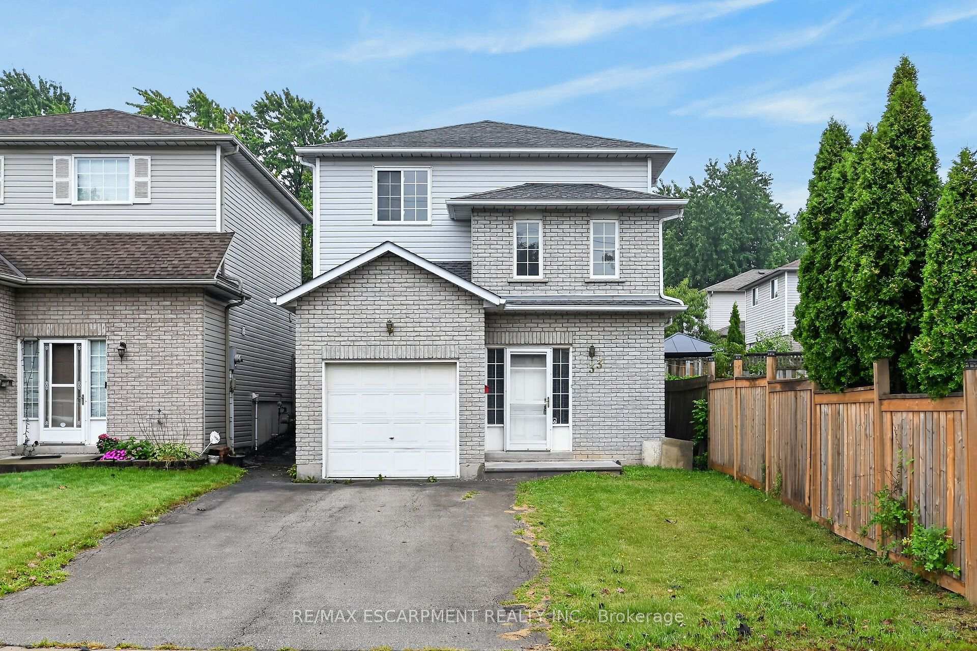 Photo 2 of 33 Brantdale Avenue, Hamilton, Southam — HOMEH