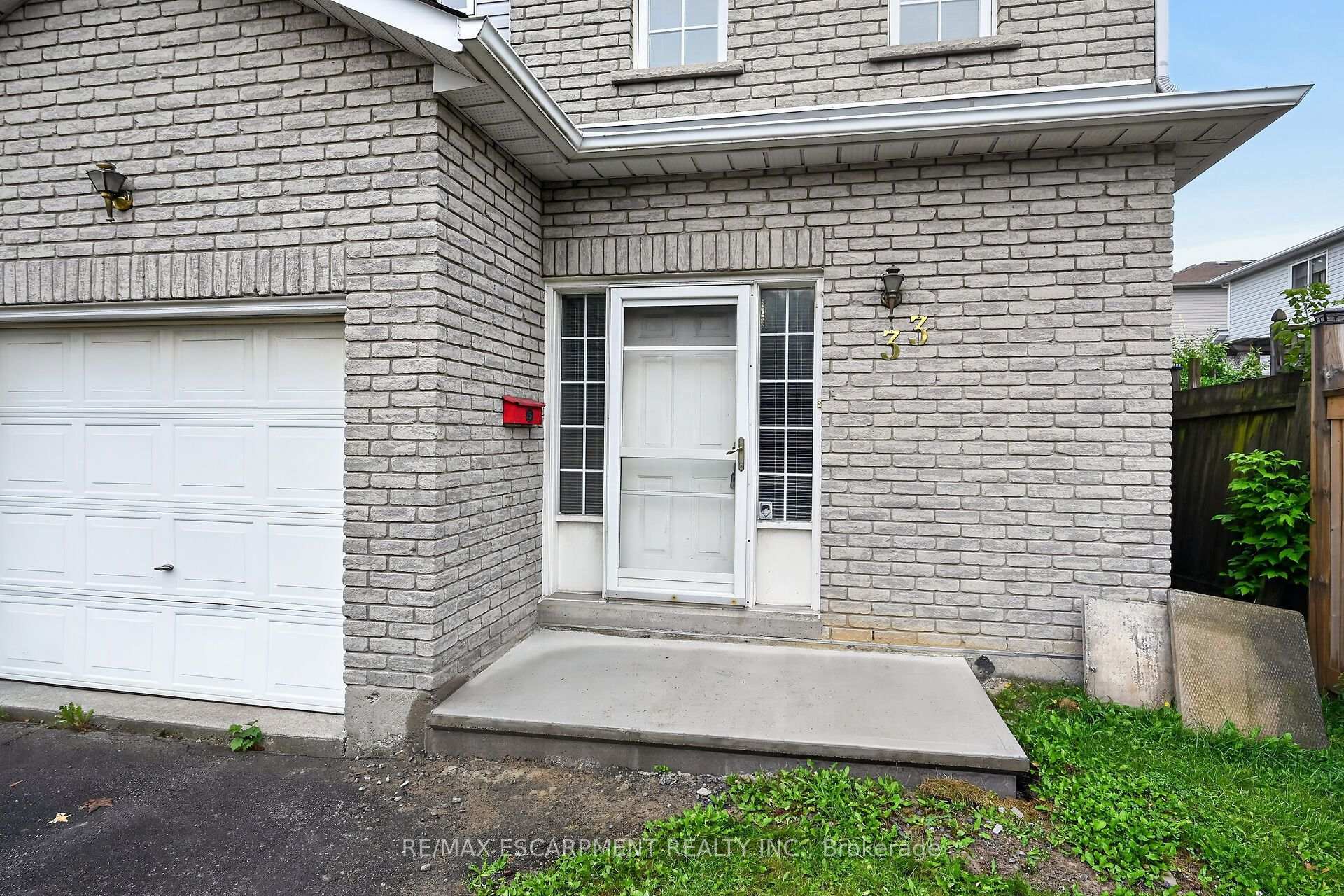 Photo 4 of 33 Brantdale Avenue, Hamilton, Southam — HOMEH