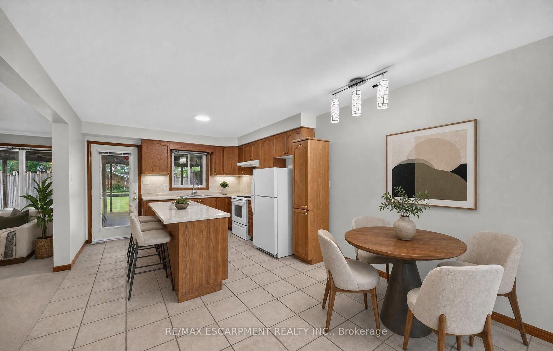 Photo 7 of 33 Brantdale Avenue, Hamilton, Southam — HOMEH