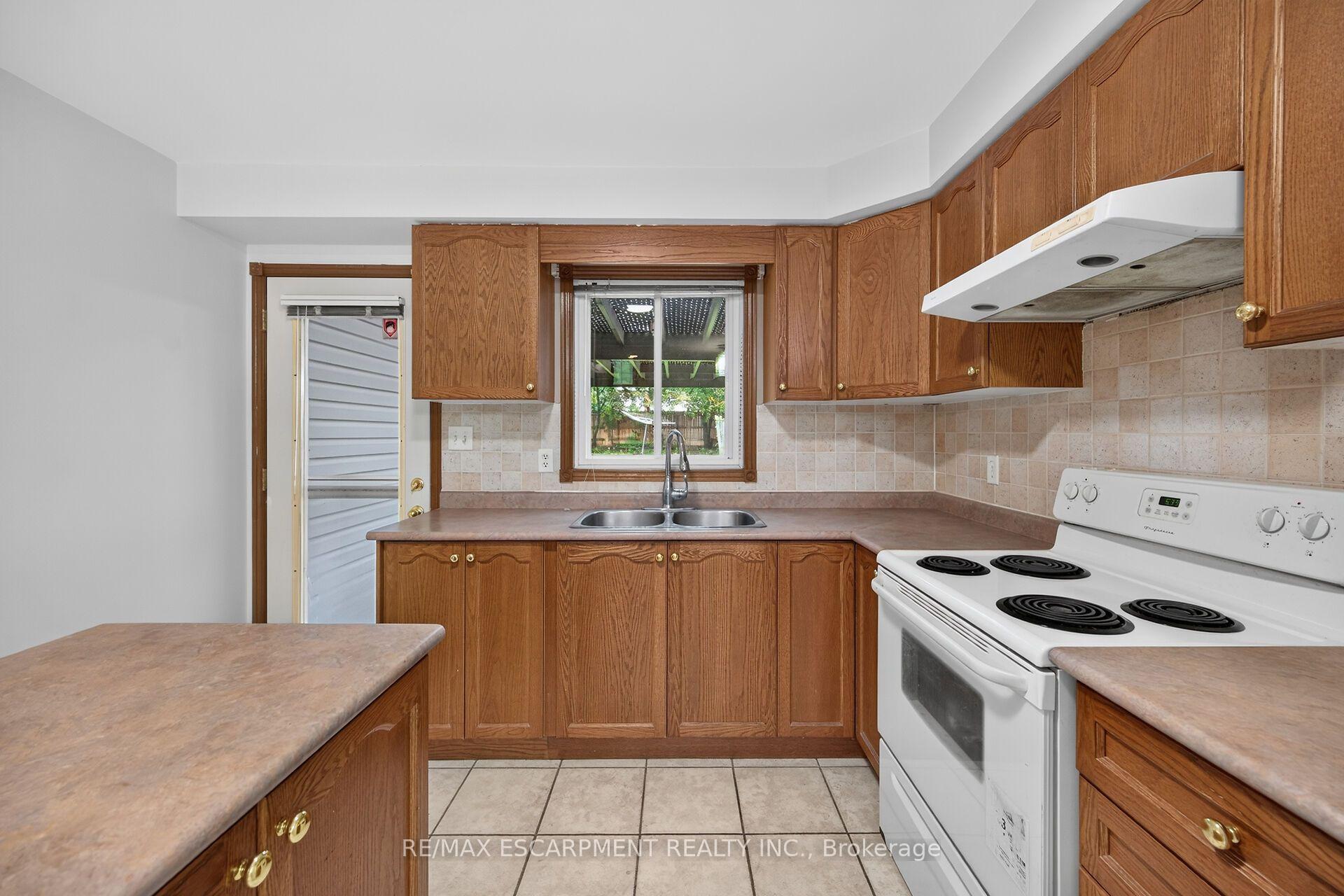 Photo 11 of 33 Brantdale Avenue, Hamilton, Southam — HOMEH