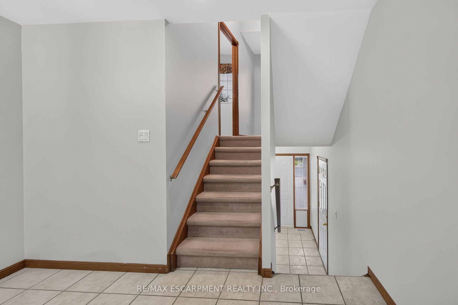 Photo 21 of 33 Brantdale Avenue, Hamilton, Southam — HOMEH