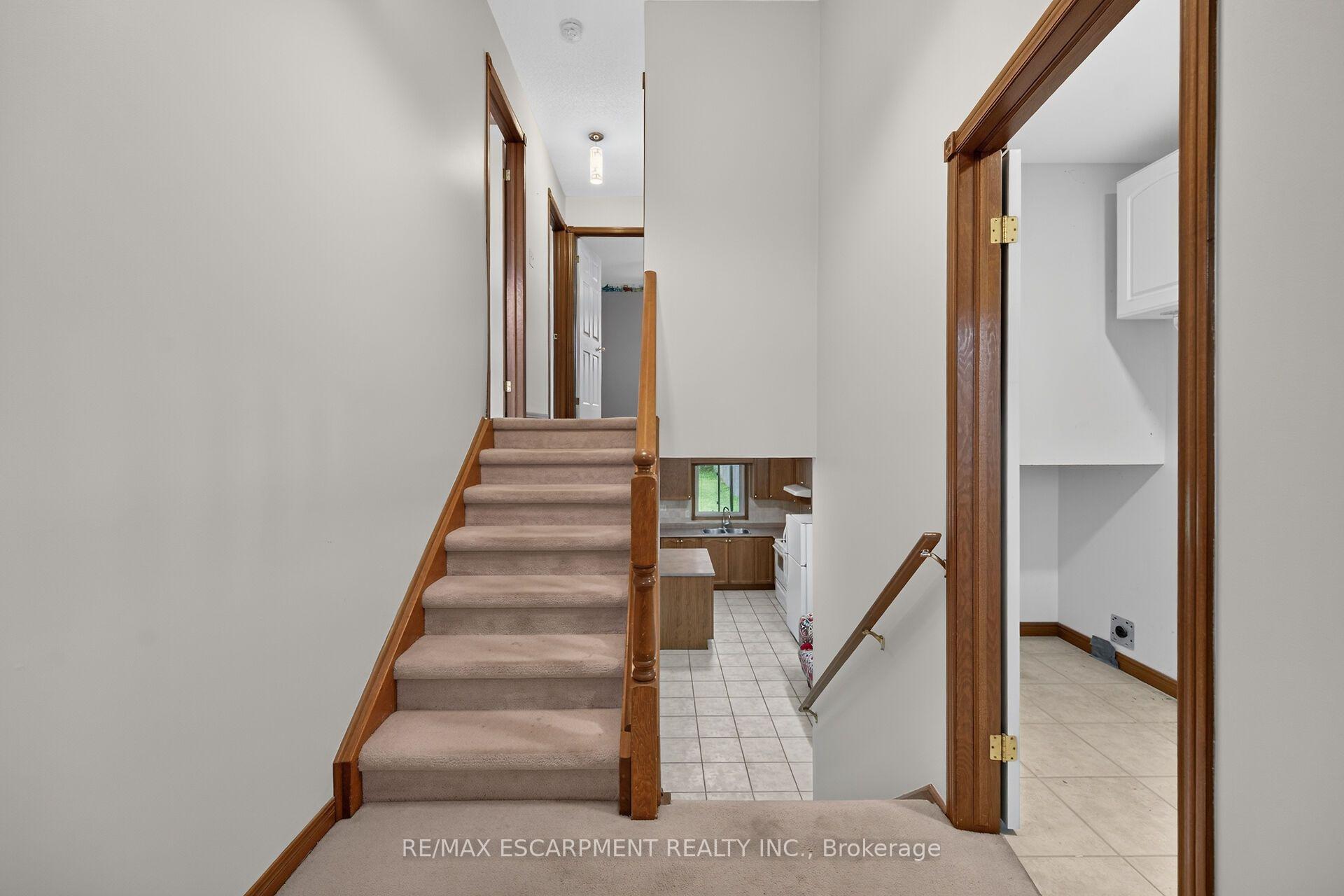 Photo 23 of 33 Brantdale Avenue, Hamilton, Southam — HOMEH
