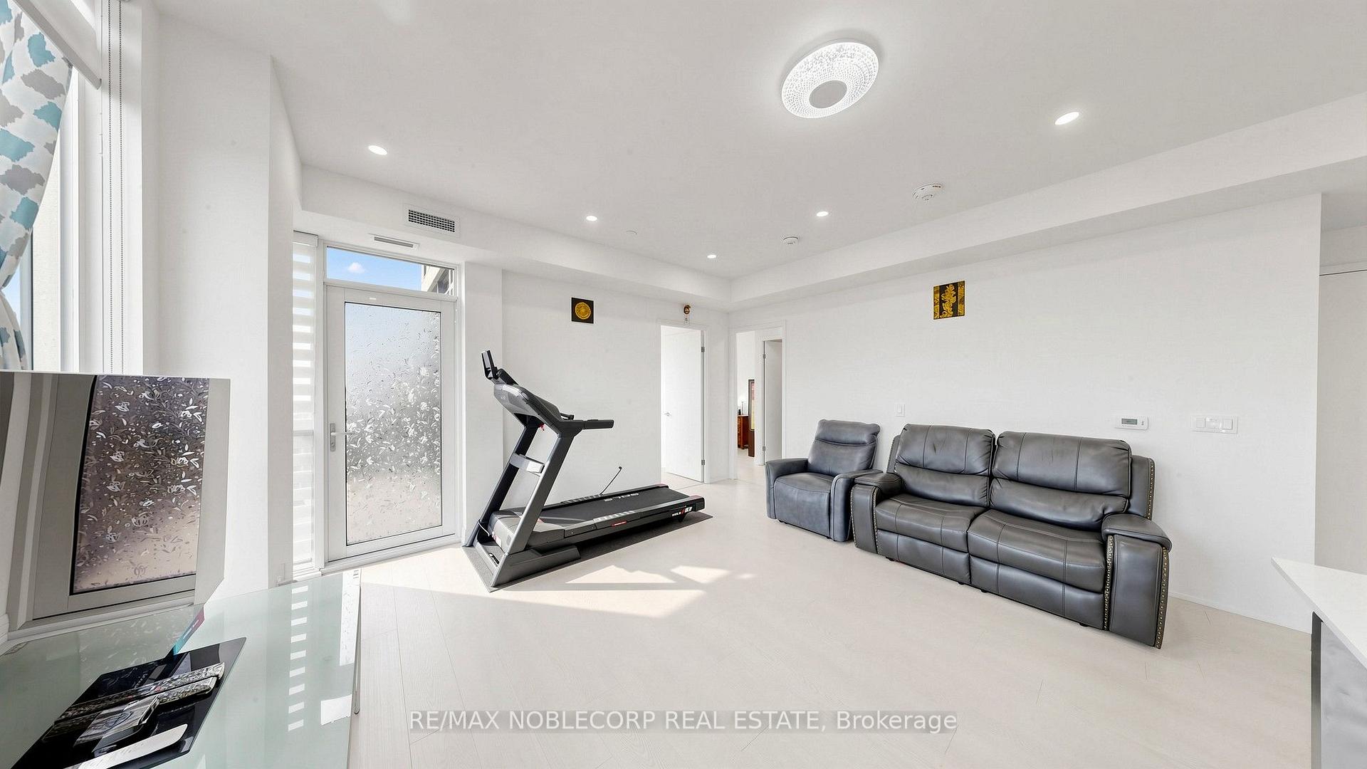 Photo 5 of Unit 1005, 10 Gibbs Road, Etobicoke, Islington-City Centre West — HOMEH