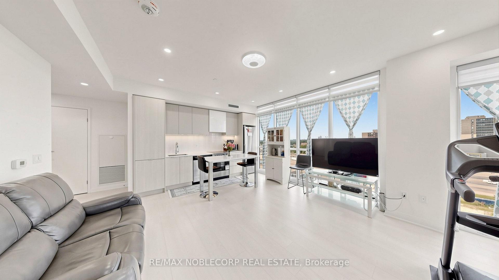 Photo 9 of Unit 1005, 10 Gibbs Road, Etobicoke, Islington-City Centre West — HOMEH