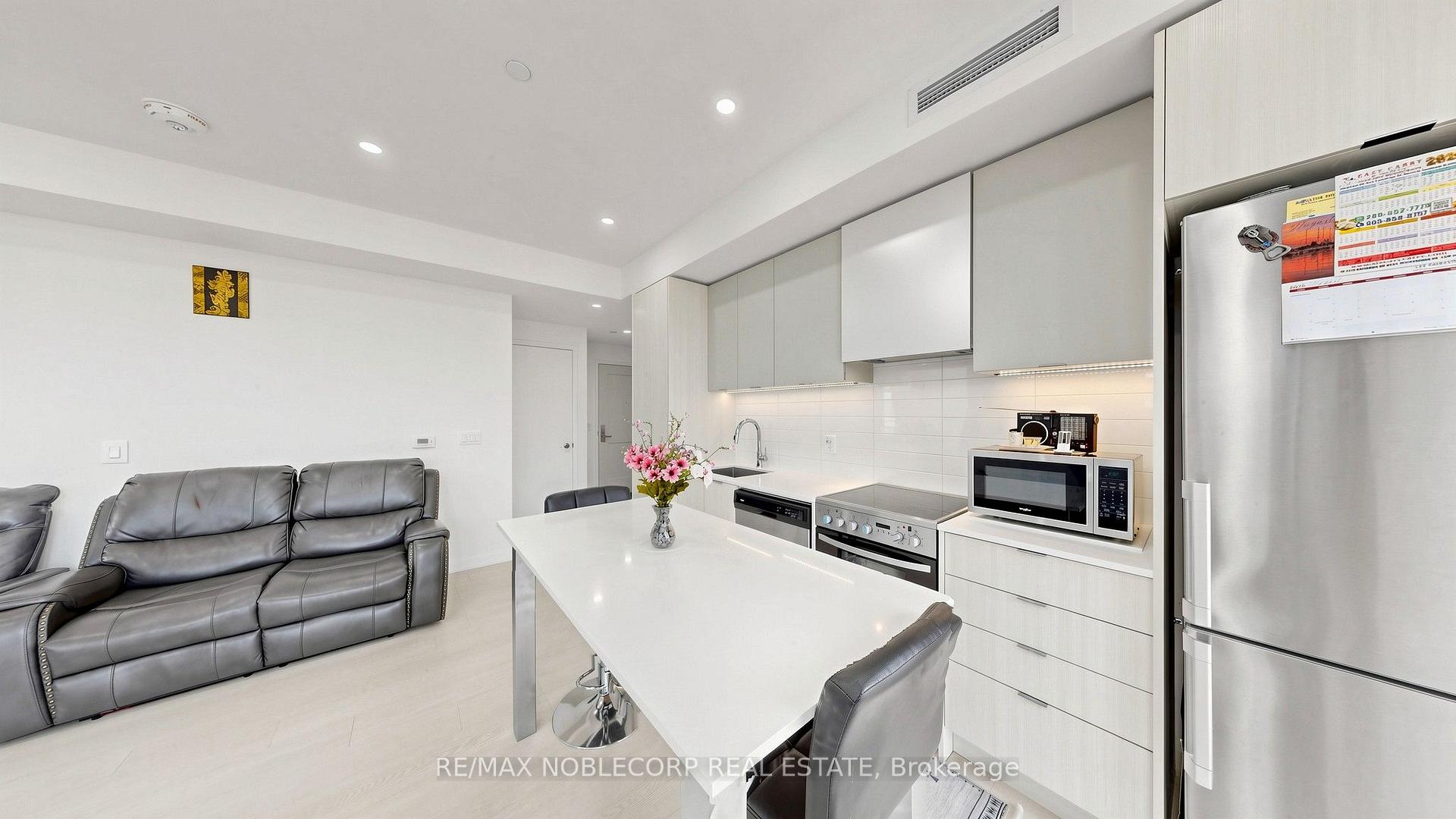 Photo 13 of Unit 1005, 10 Gibbs Road, Etobicoke, Islington-City Centre West — HOMEH