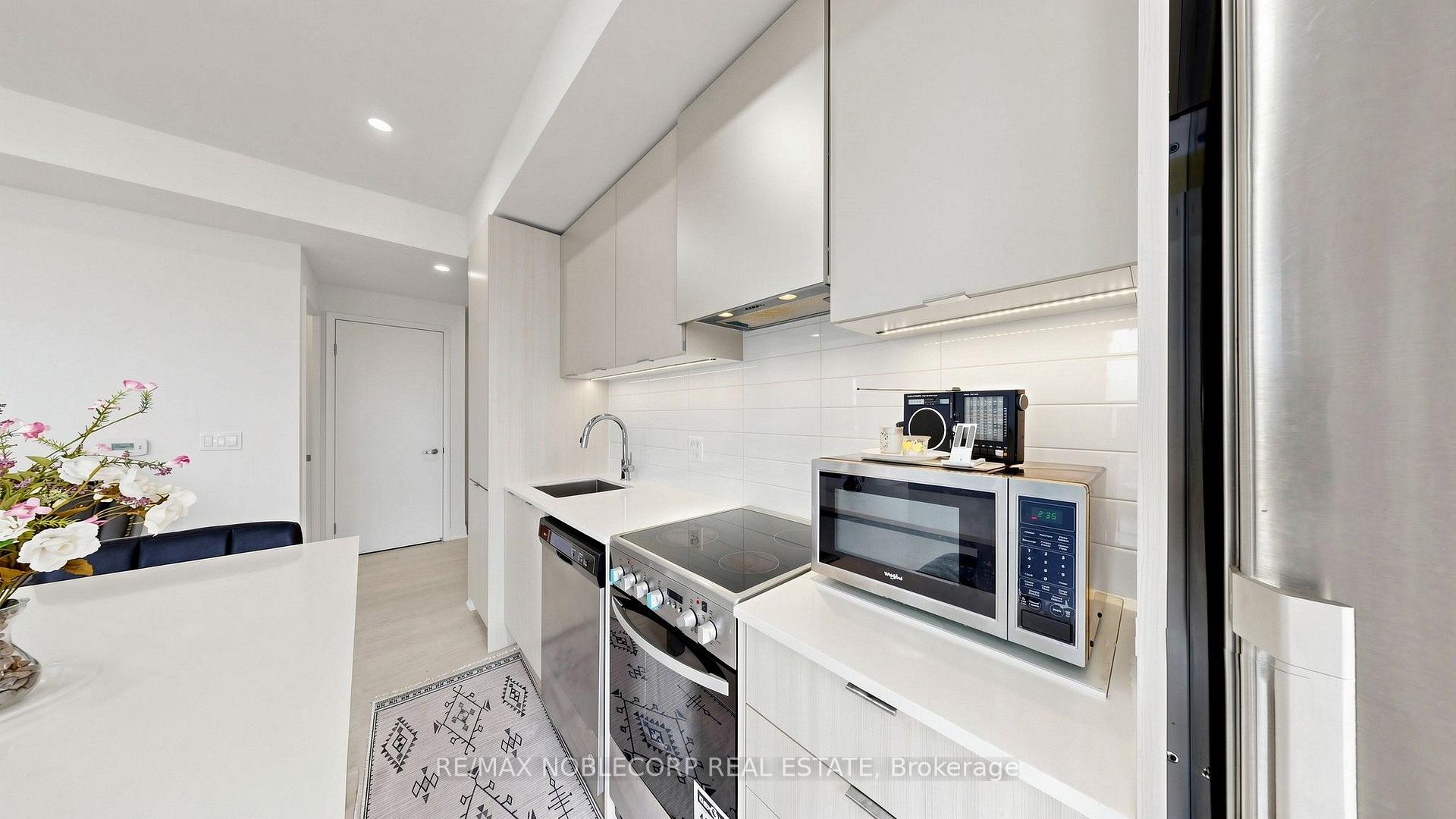 Photo 17 of Unit 1005, 10 Gibbs Road, Etobicoke, Islington-City Centre West — HOMEH