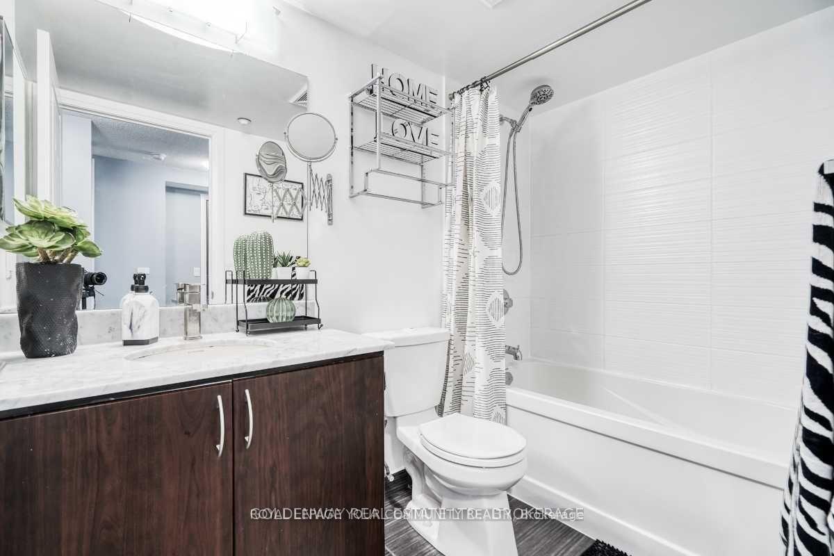 Photo 12 of Unit 315, 370 Highway 7 E, Richmond Hill, Doncrest — HOMEH