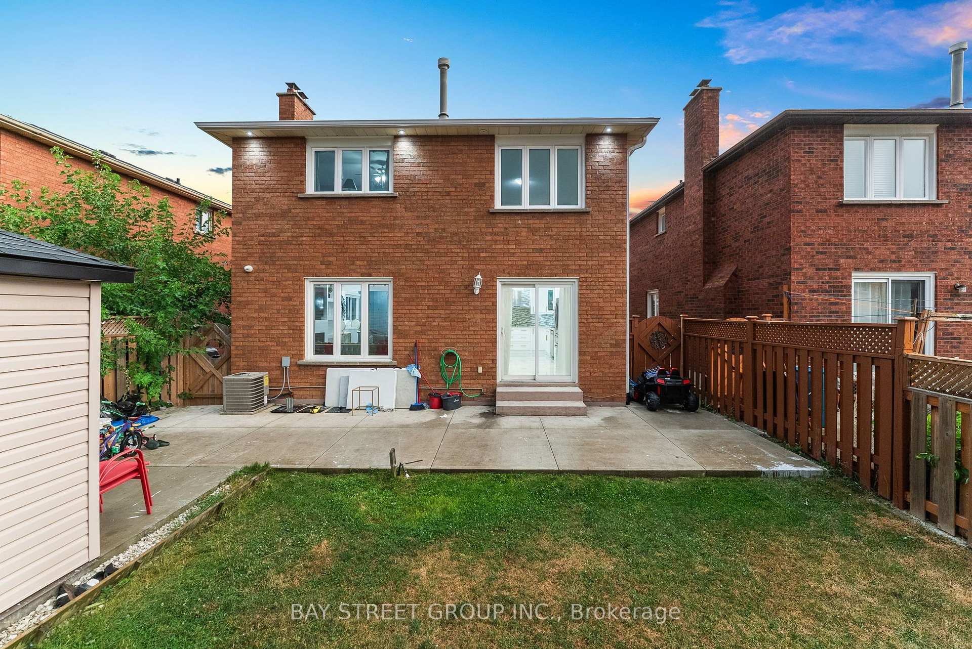 Photo 7 of 34 Lamp Crescent, Vaughan, West Woodbridge — HOMEH