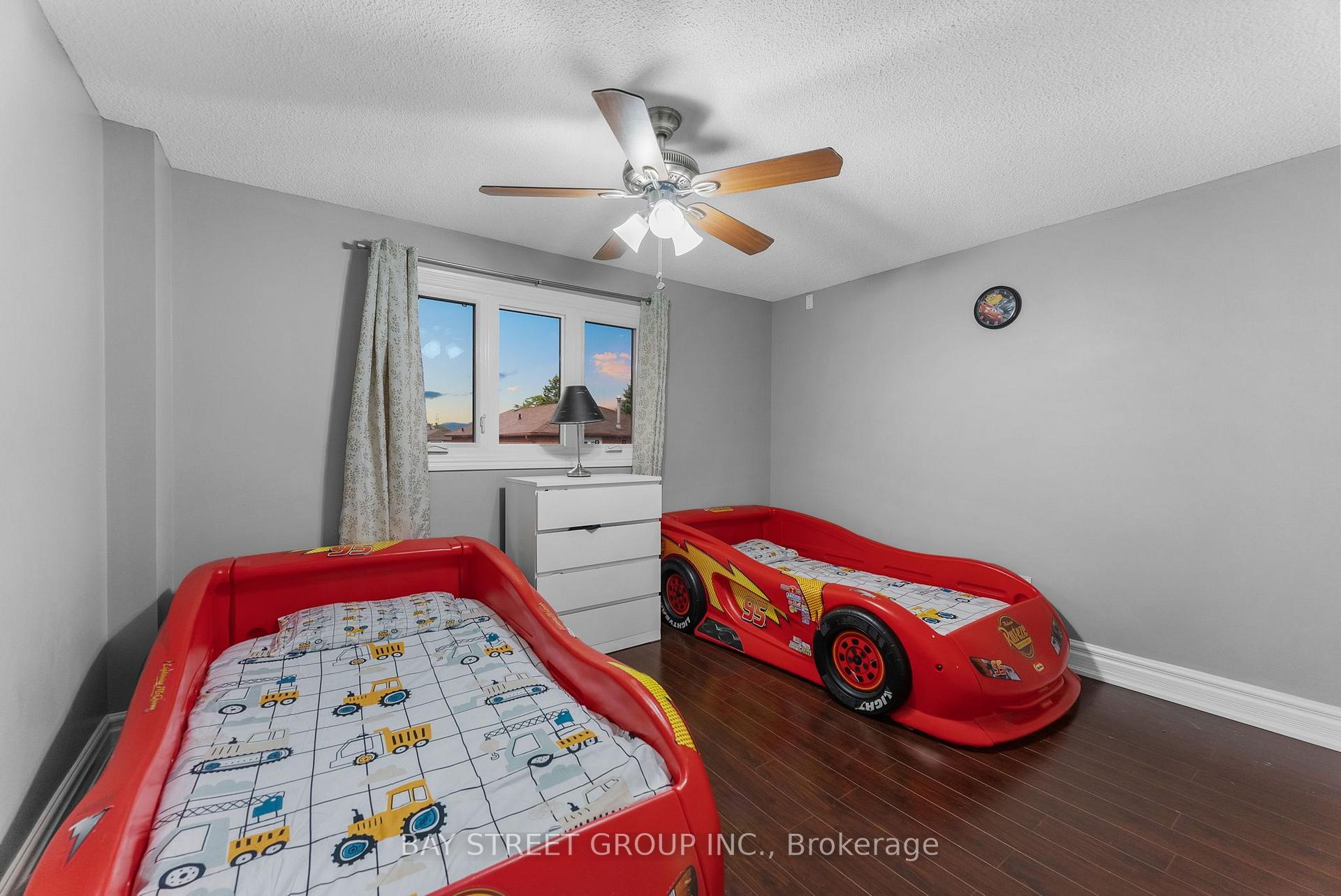 Photo 29 of 34 Lamp Crescent, Vaughan, West Woodbridge — HOMEH