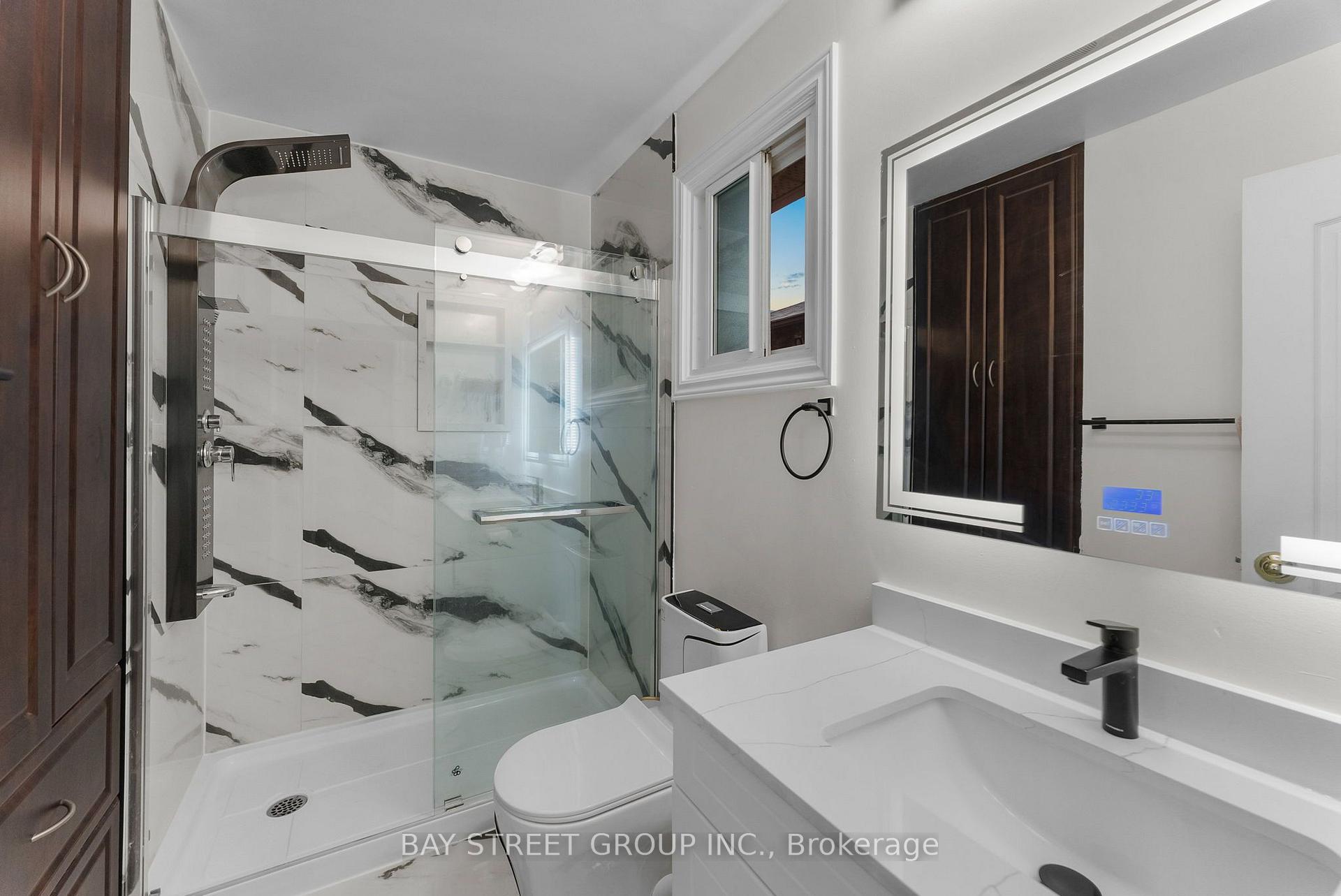 Photo 31 of 34 Lamp Crescent, Vaughan, West Woodbridge — HOMEH