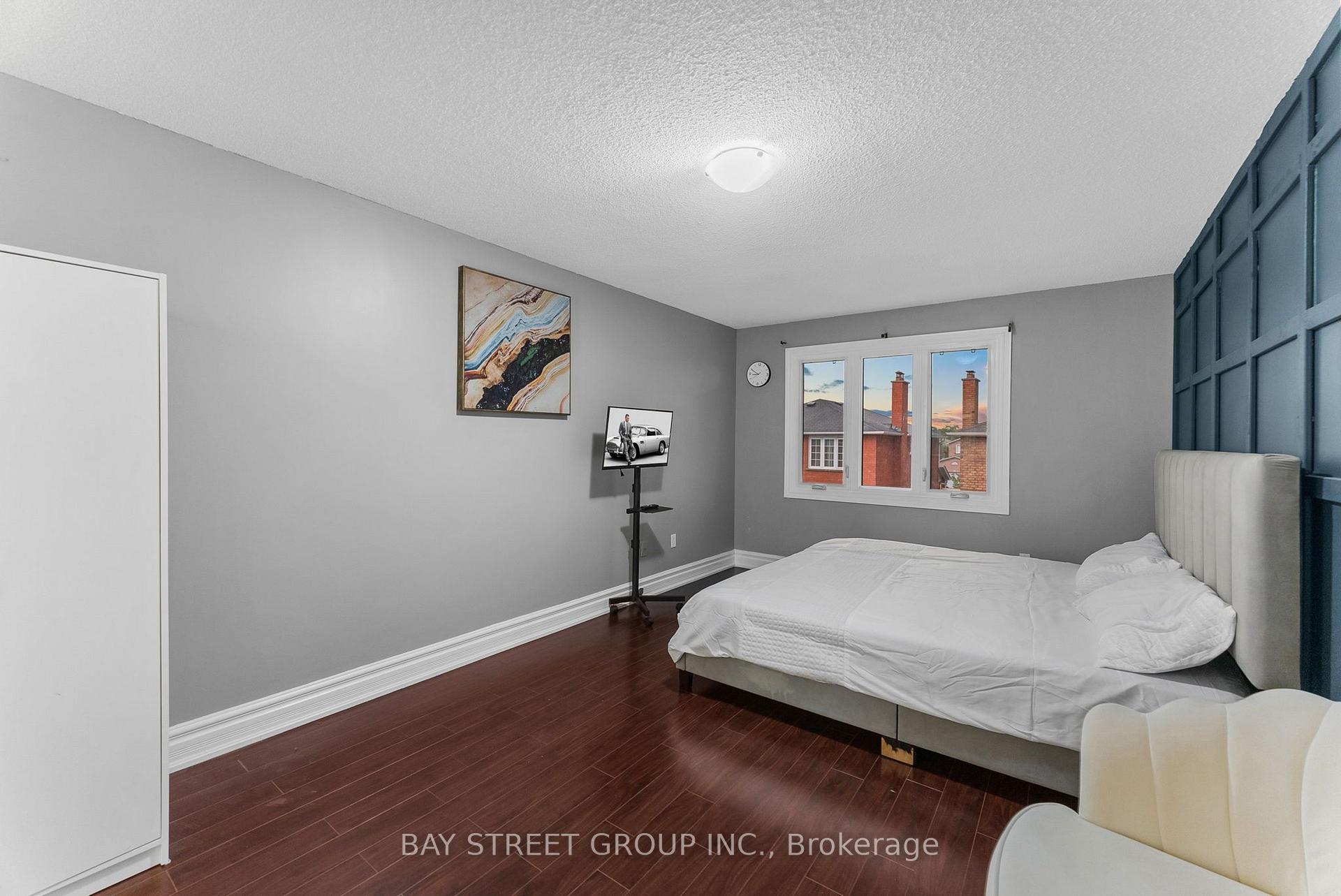 Photo 39 of 34 Lamp Crescent, Vaughan, West Woodbridge — HOMEH