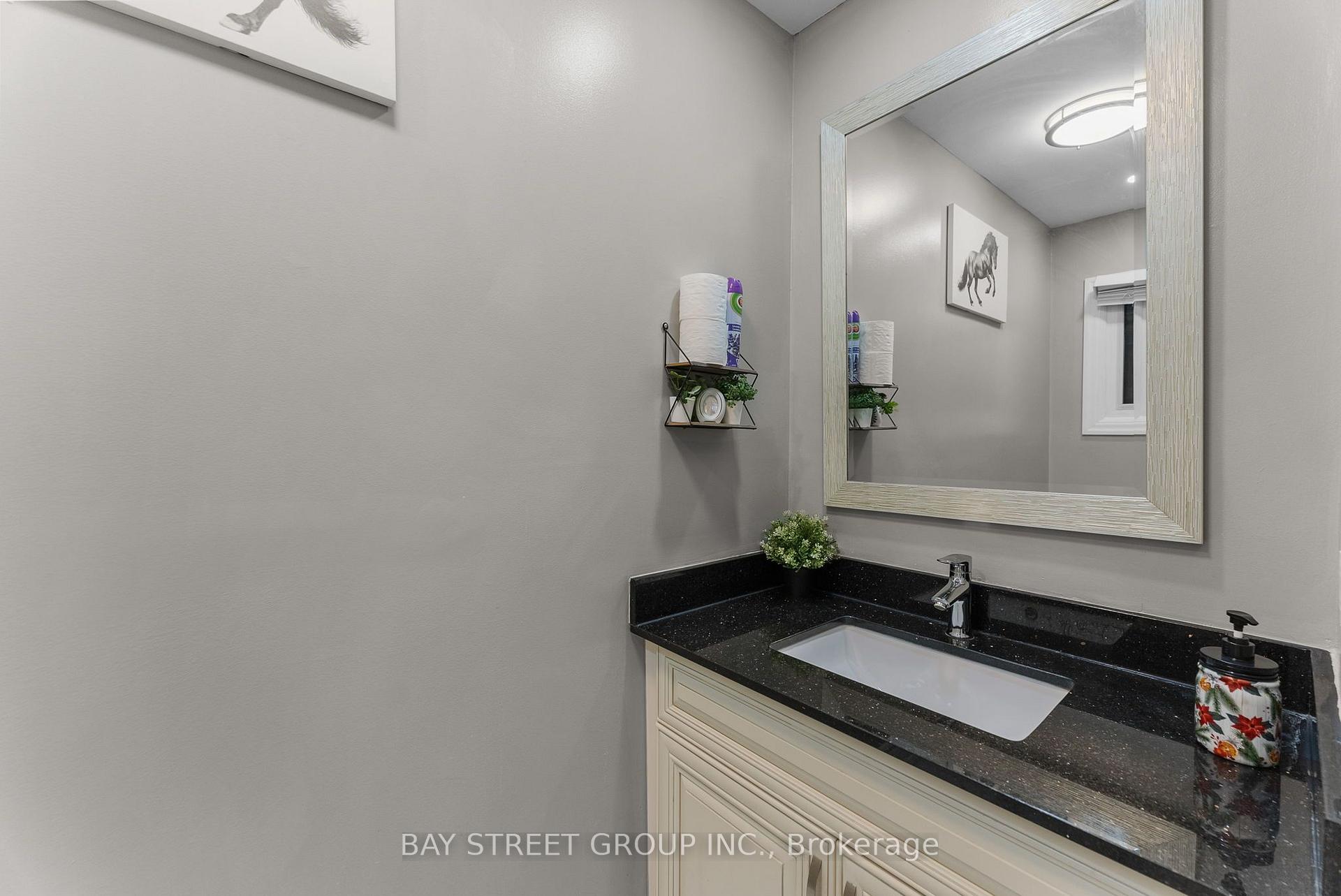 Photo 45 of 34 Lamp Crescent, Vaughan, West Woodbridge — HOMEH