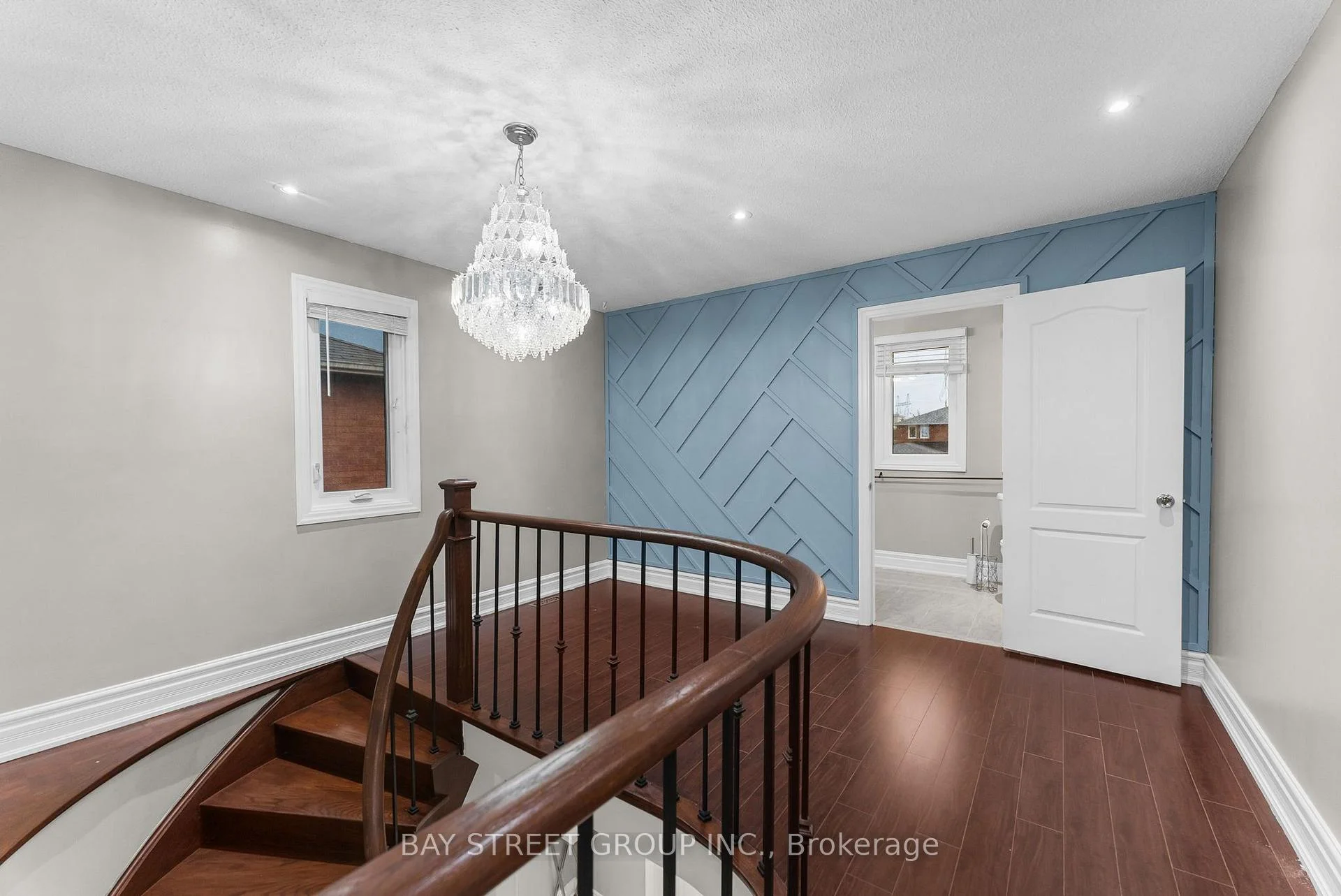 Photo 56 of 34 Lamp Crescent, Vaughan, West Woodbridge — HOMEH
