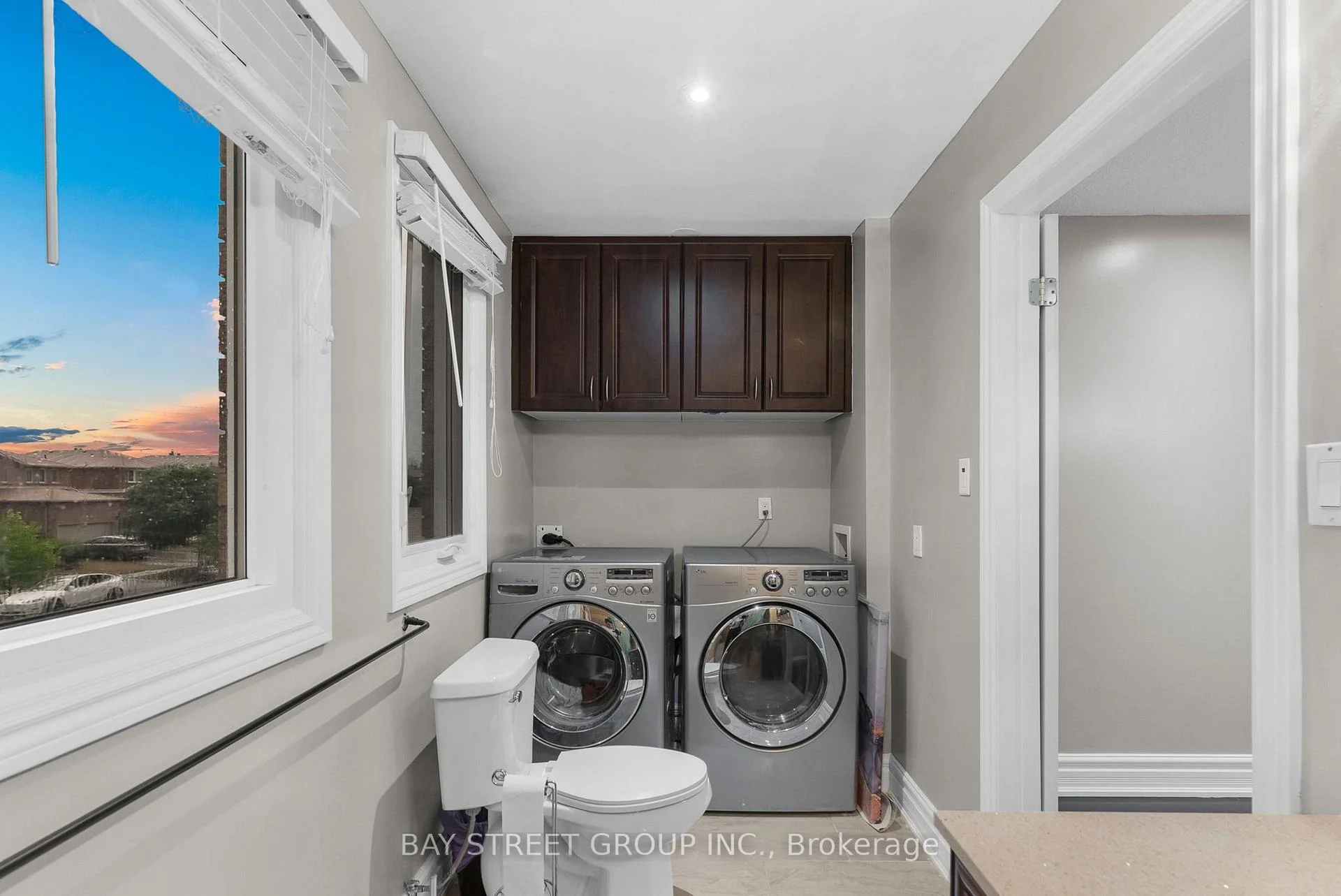 Photo 58 of 34 Lamp Crescent, Vaughan, West Woodbridge — HOMEH