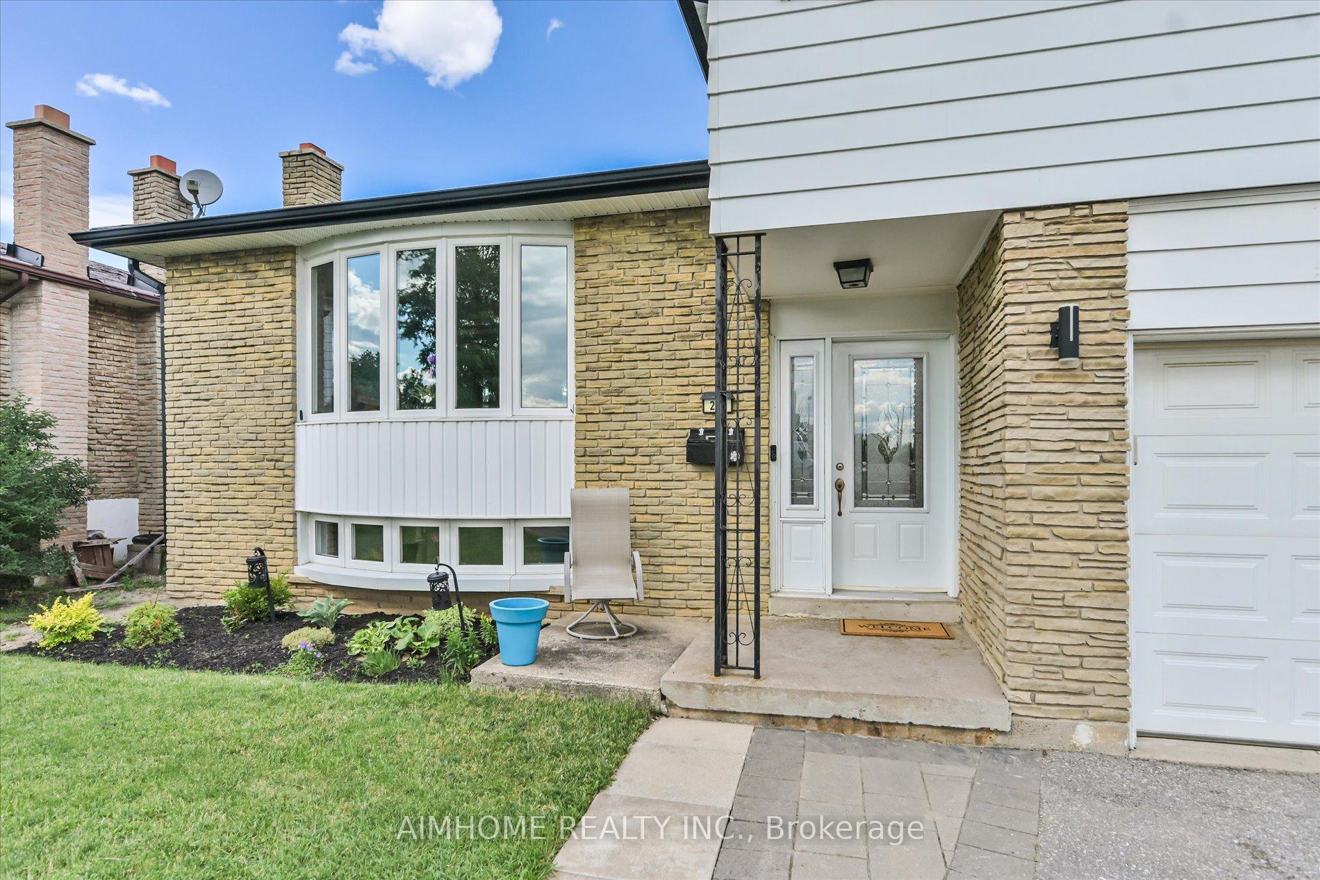 Photo 4 of 232 McMurchy Avenue, Brampton, Brampton South — HOMEH