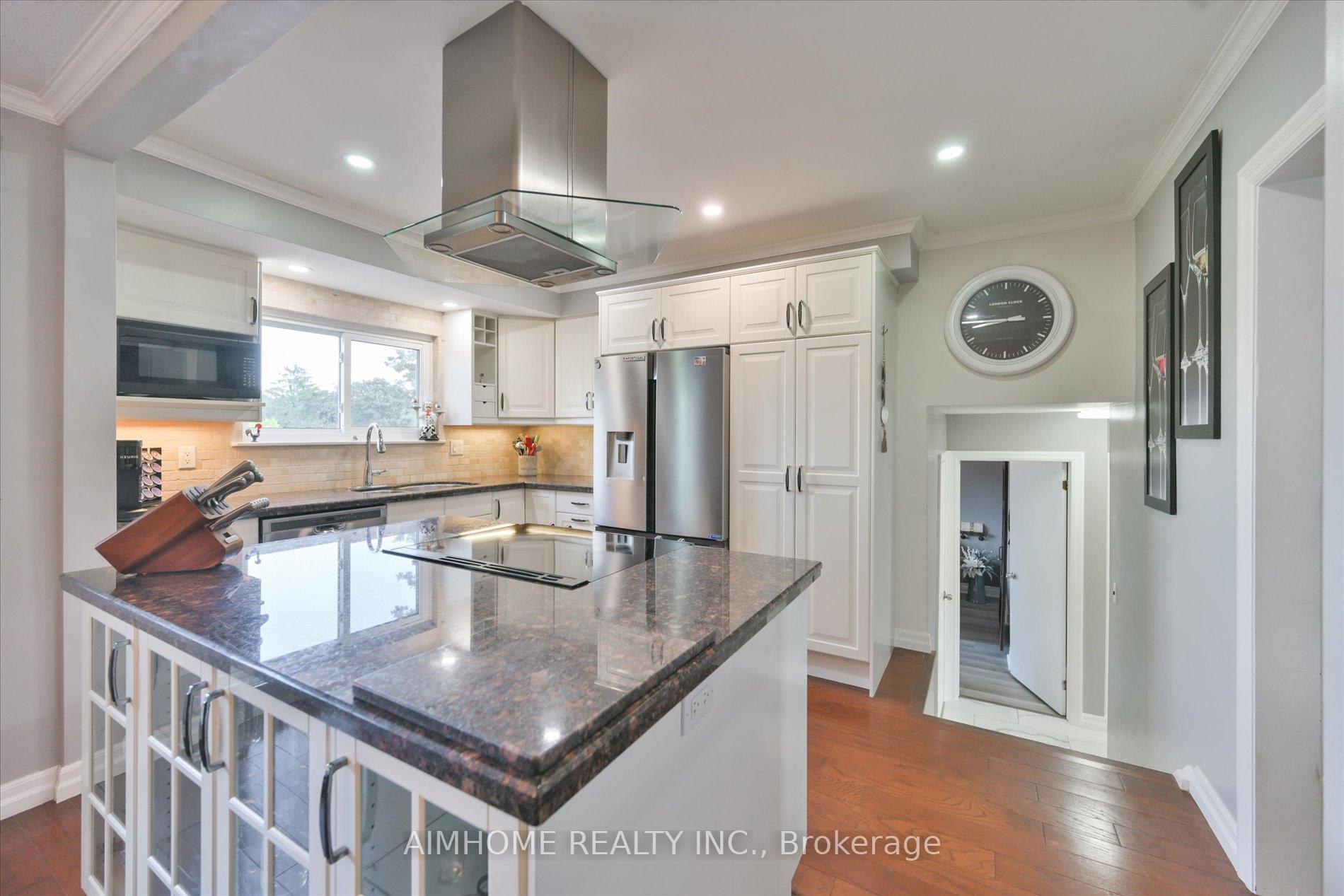 Photo 12 of 232 McMurchy Avenue, Brampton, Brampton South — HOMEH