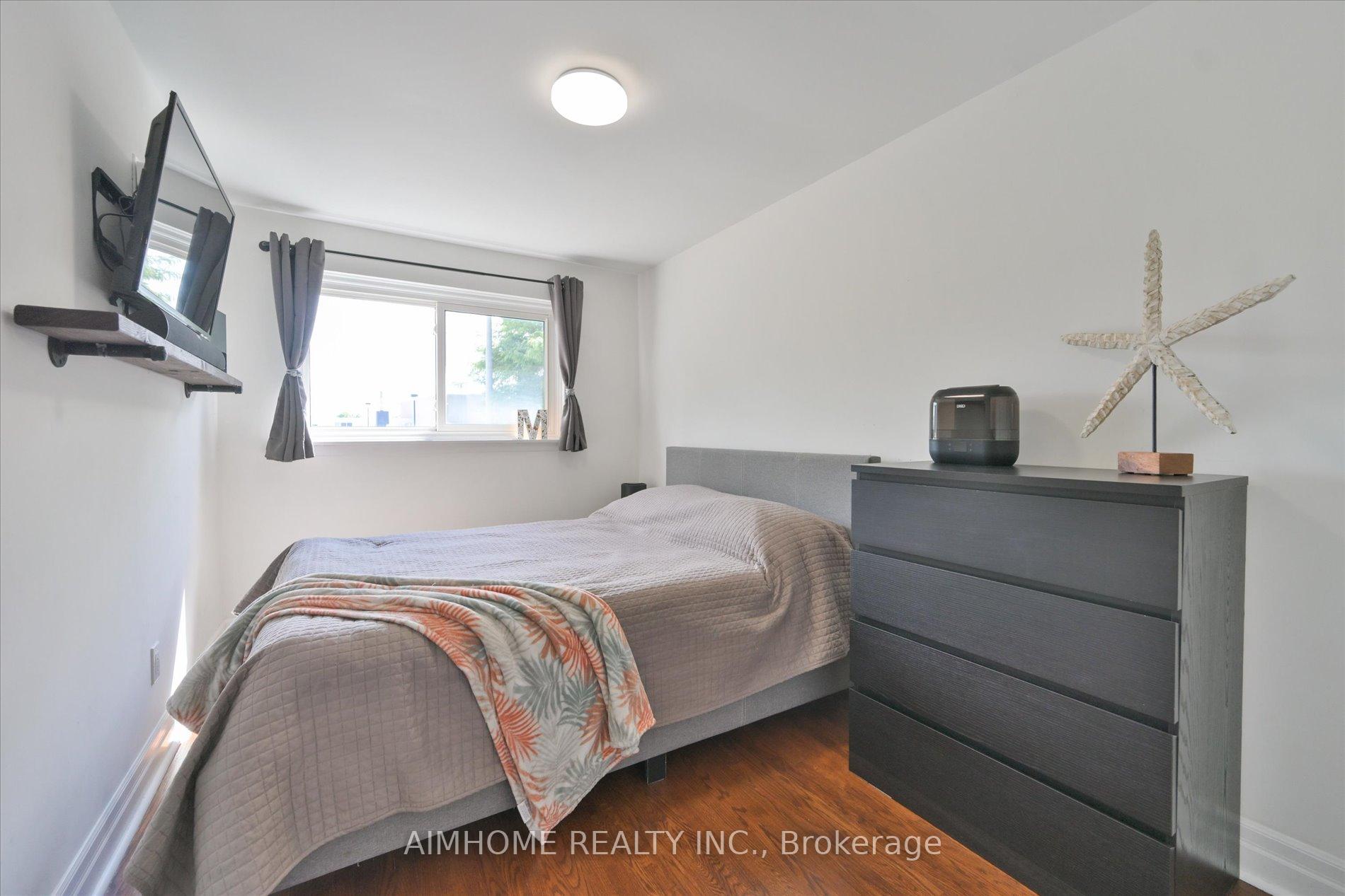 Photo 23 of 232 McMurchy Avenue, Brampton, Brampton South — HOMEH