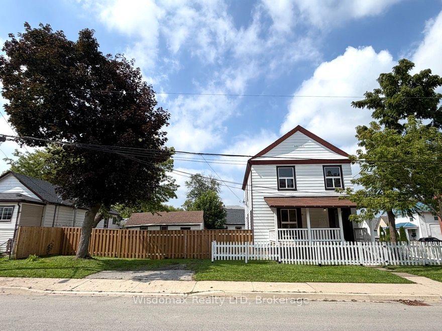 Photo of 4731 Saint Lawrence Avenue