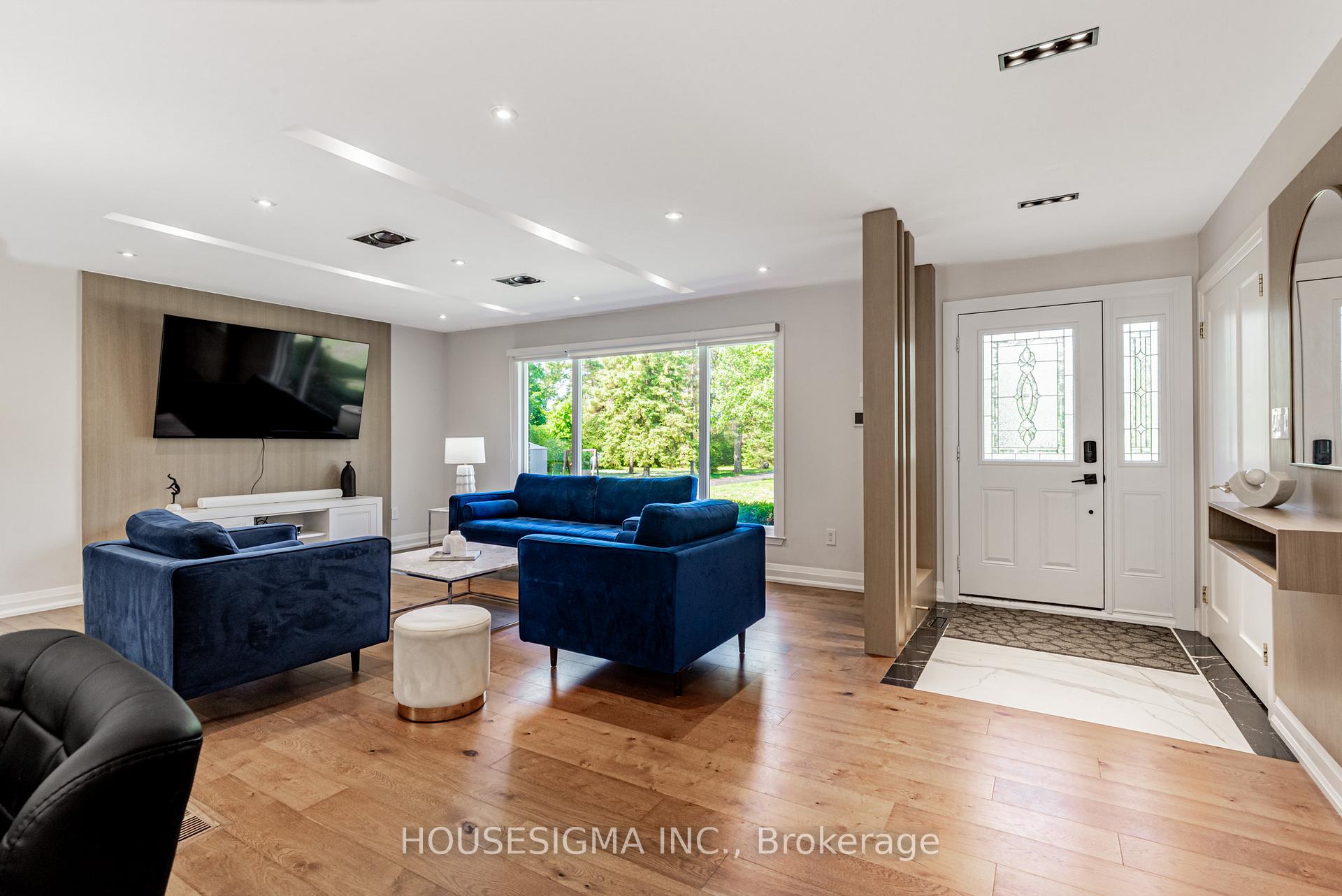 Photo 3 of 14639 Leslie Street, Aurora, Rural Aurora — HOMEH